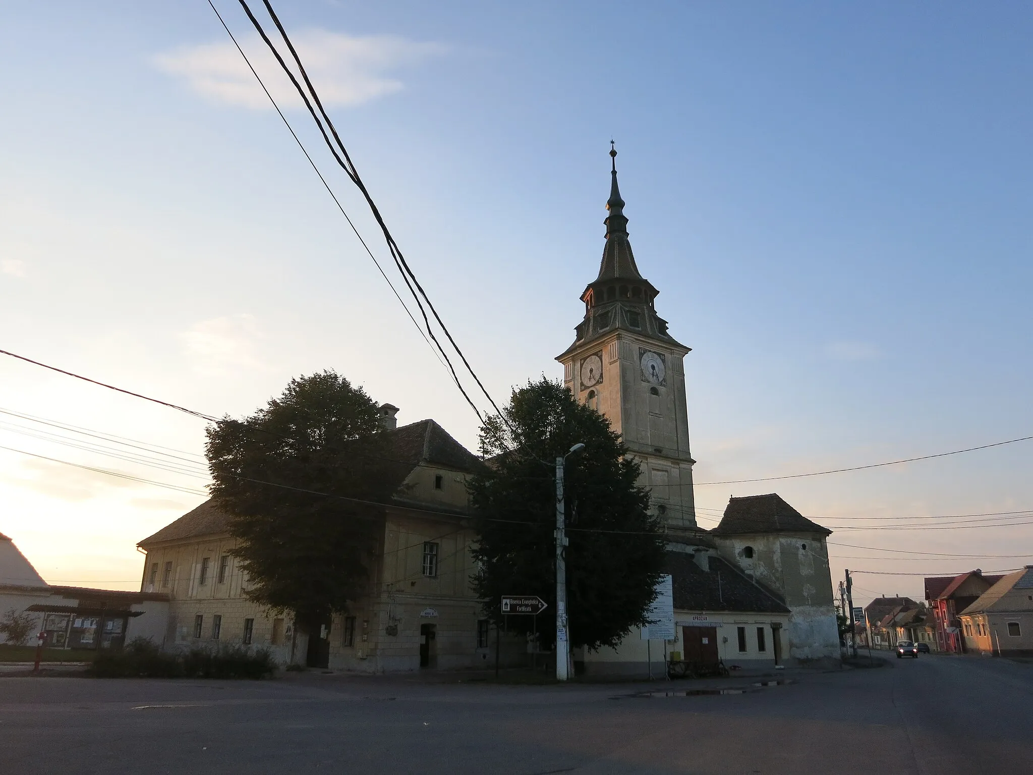 Photo showing: Ansamblul bisericii evanghelice fortificate , sat Sânpetru, comuna Sânpetru, 	Str. Republicii 641 	sec. XIII-XIXBV-II-m-A-11817.01