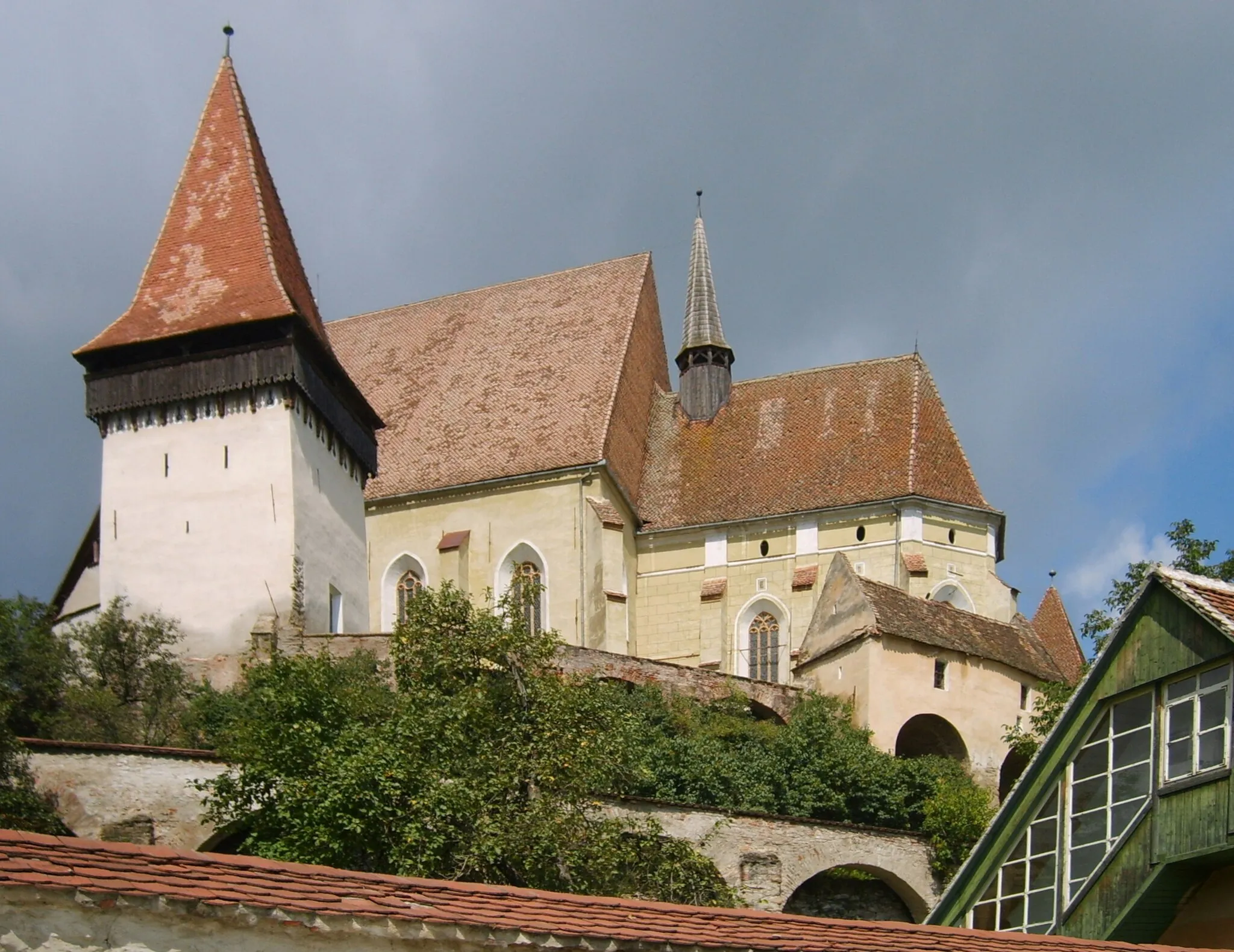 Photo showing: The fortified church of Biertan. From this view it is possible to see the three protecting walls