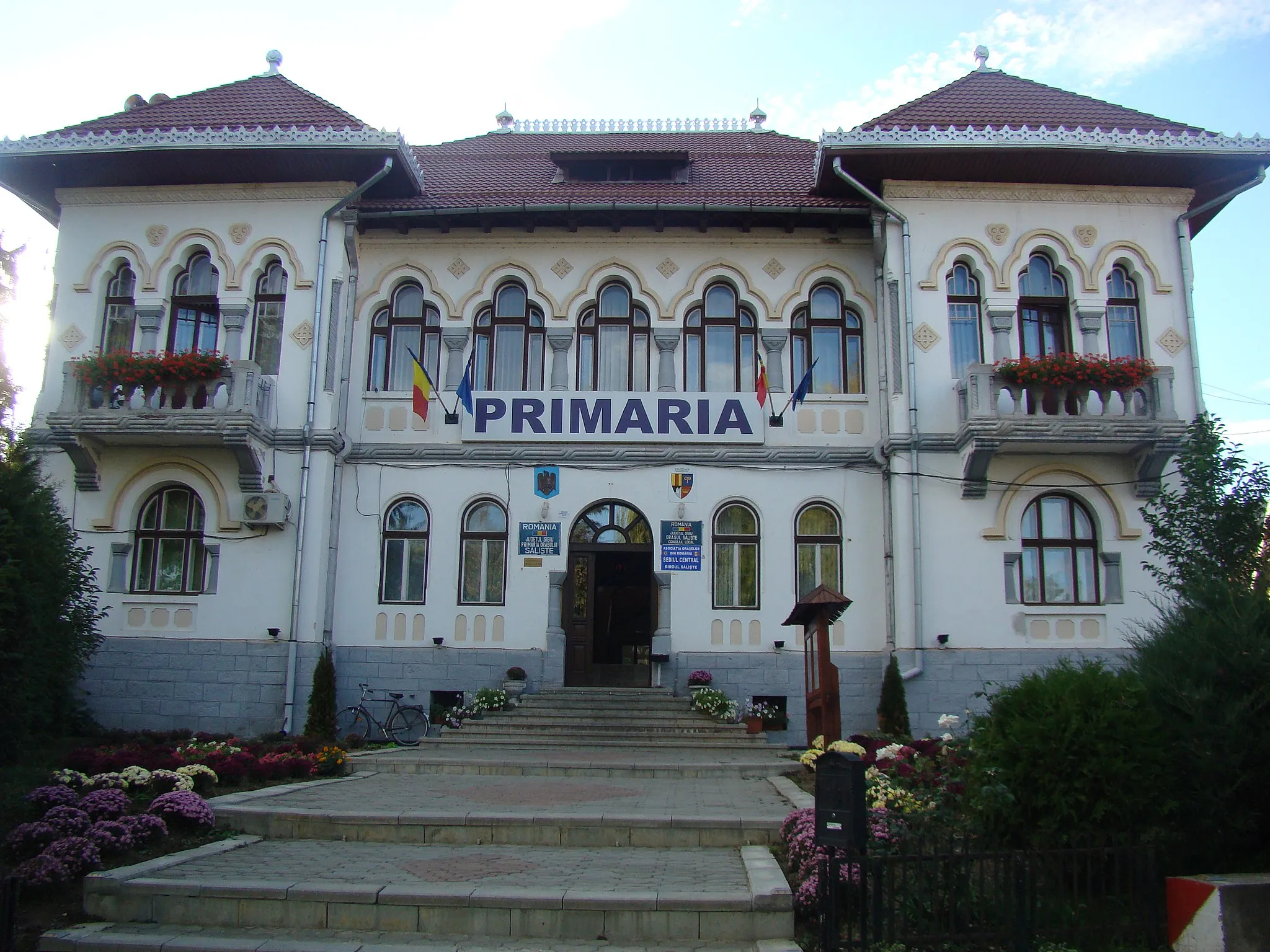 Photo showing: The Town Hall of Săliște, Sibiu County, Romania.