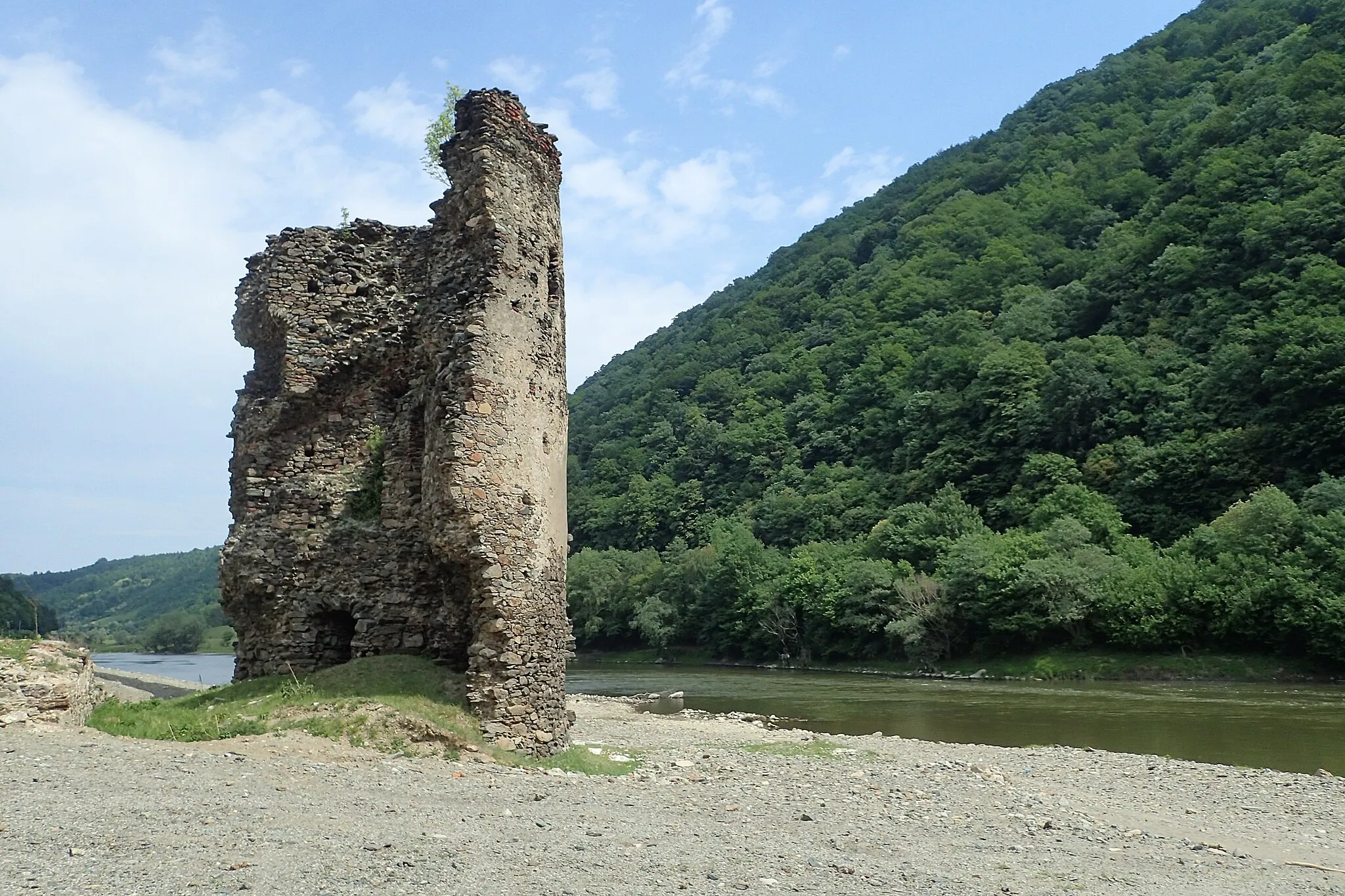 Photo showing: Broken Tower in Boița on Olt River, Sibiu