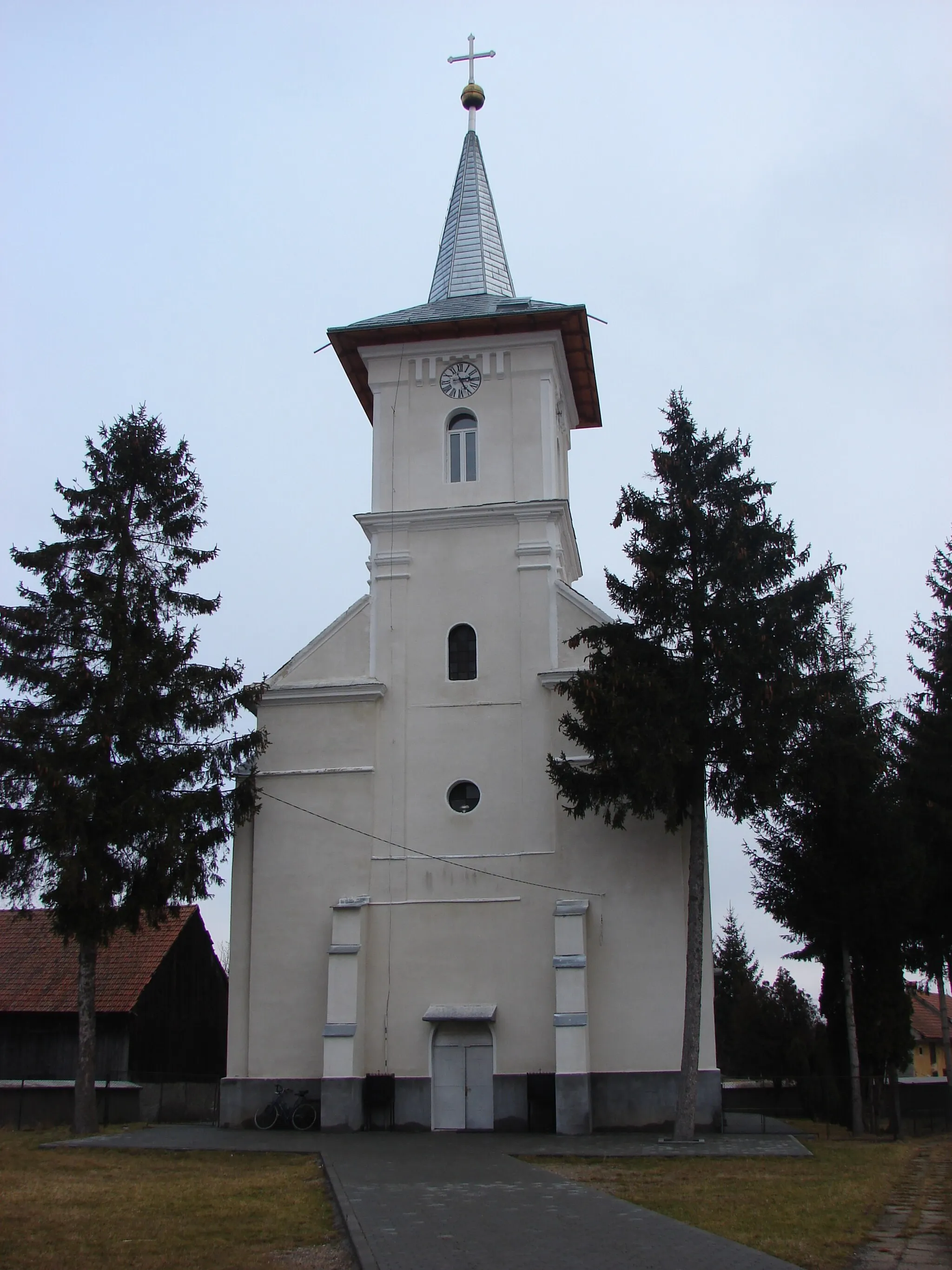 Photo showing: church in Vad, Braşov County, Romania