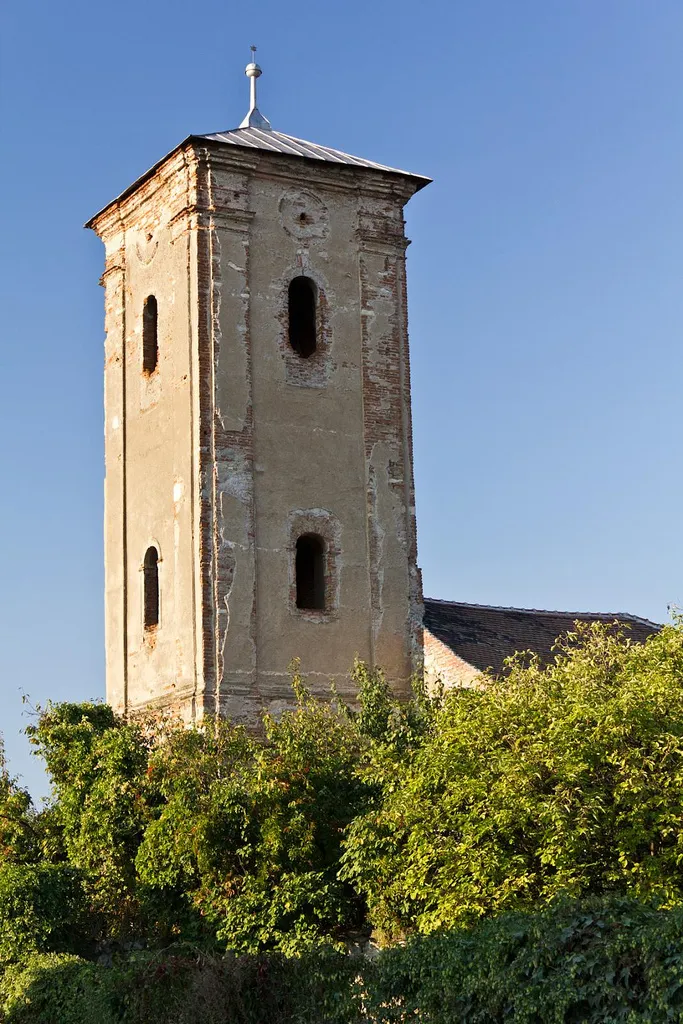 Photo showing: Biserica reformată, fostă biserică evanghelică, sat Șard; comuna Ighiu, judeţul Alba. Datare: sec. XV - XVIII.