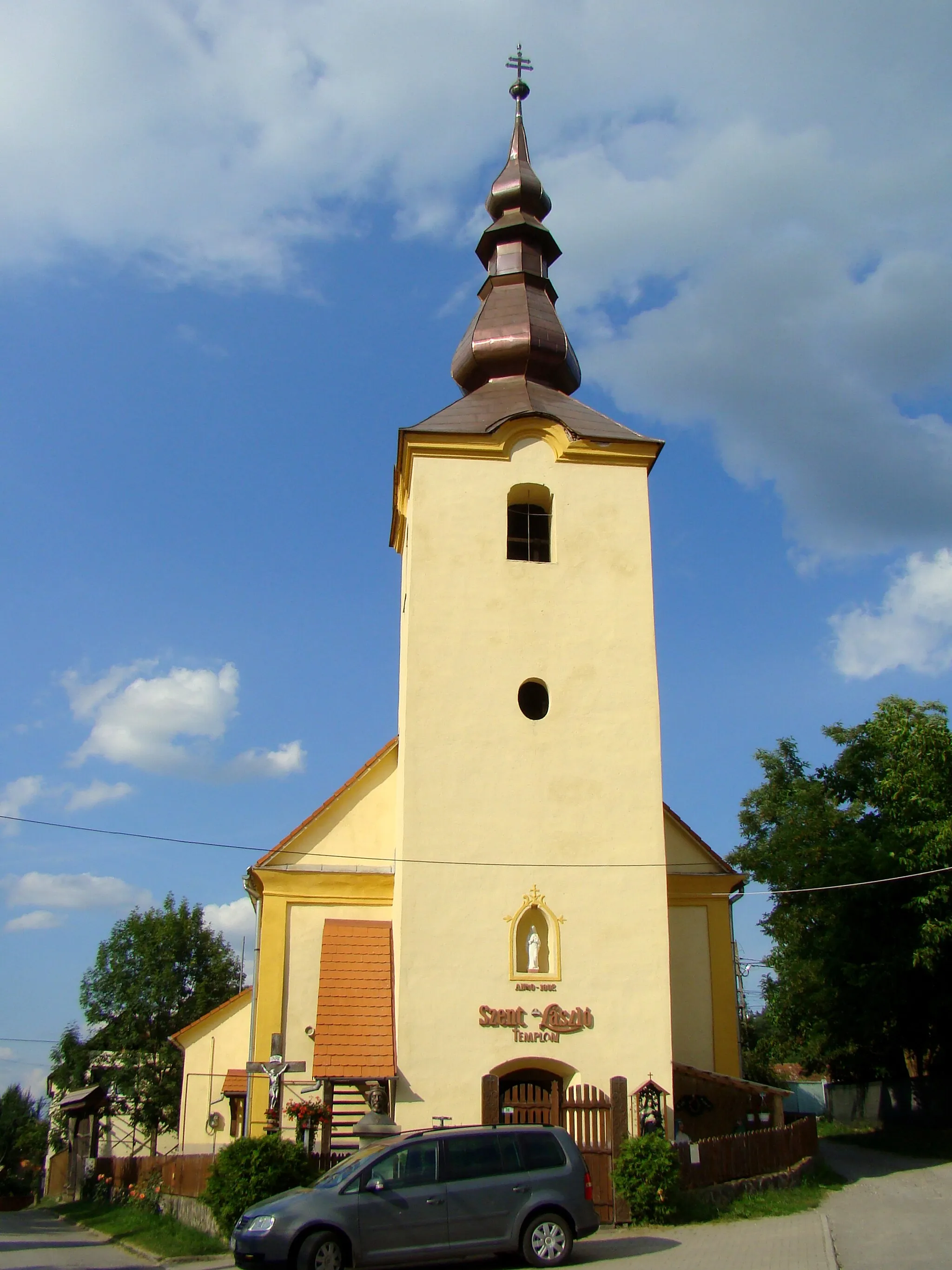 Photo showing: Roman Catholic church in Târnovița, Harghita County, Romania