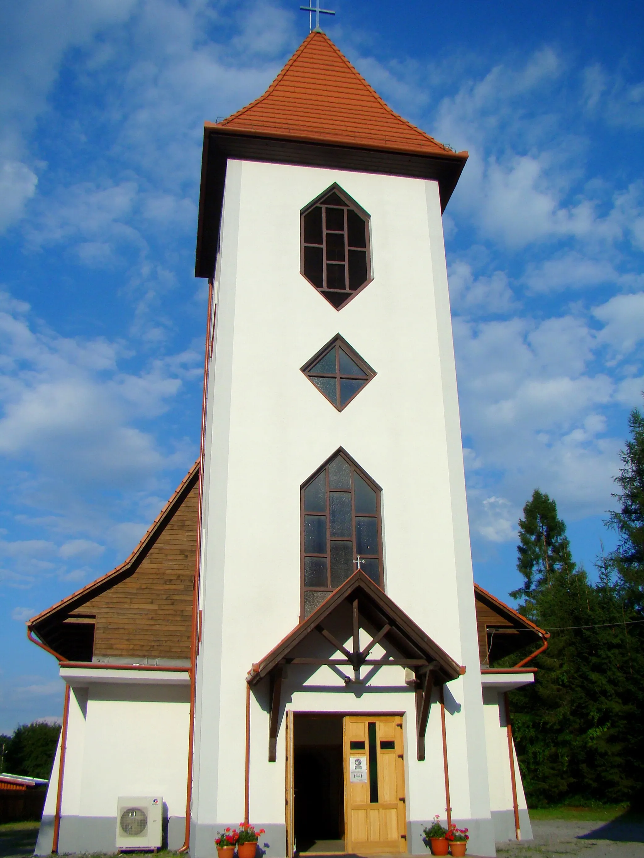 Photo showing: Roman Catholic church in Sub Cetate, Harghita County, Romania