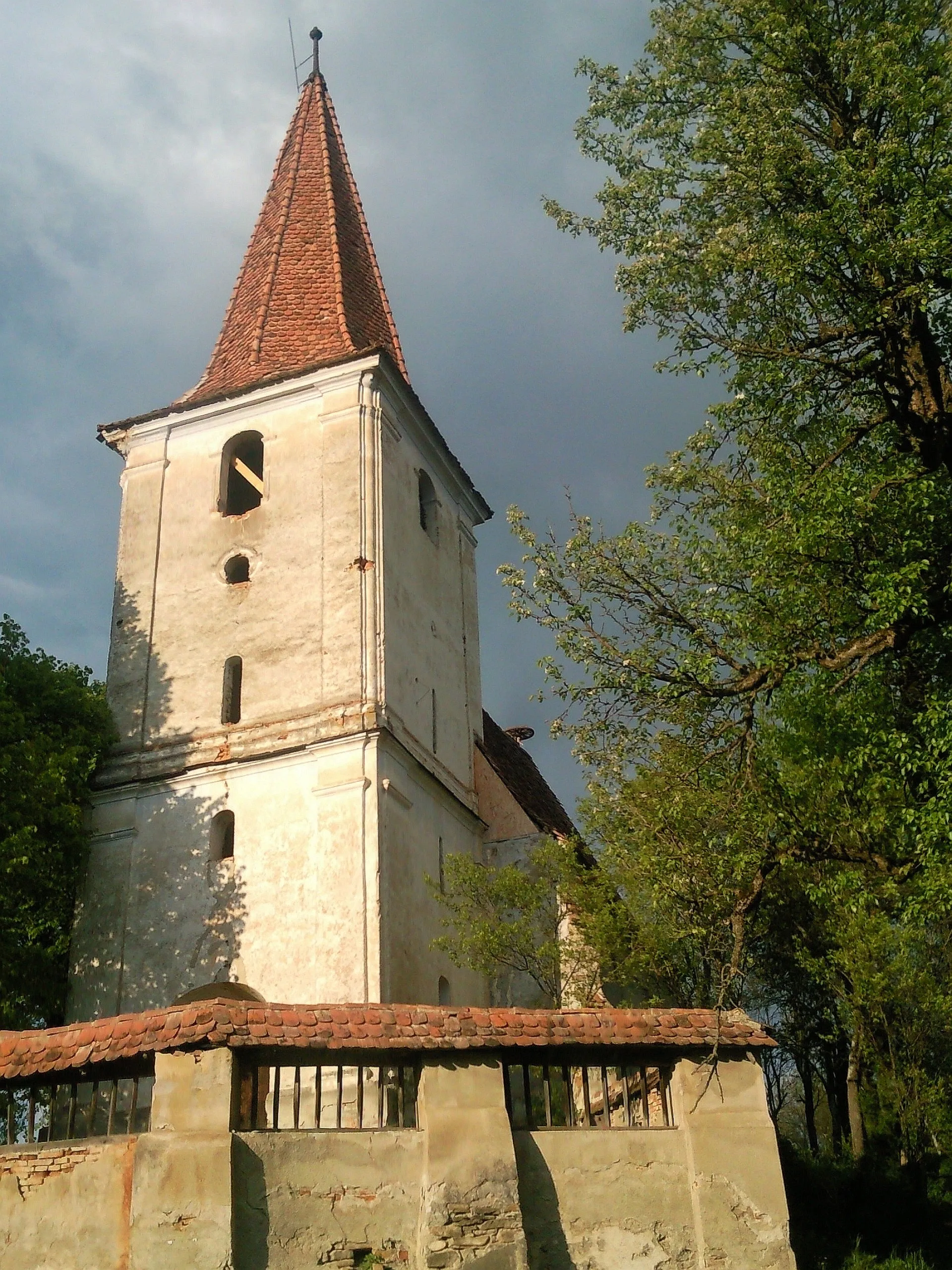 Photo showing: Biserica saseasca din catunul Vulcan, com. Apold, MS, facuta cu telefonul mobil, intr-o tura cu bicicleta.