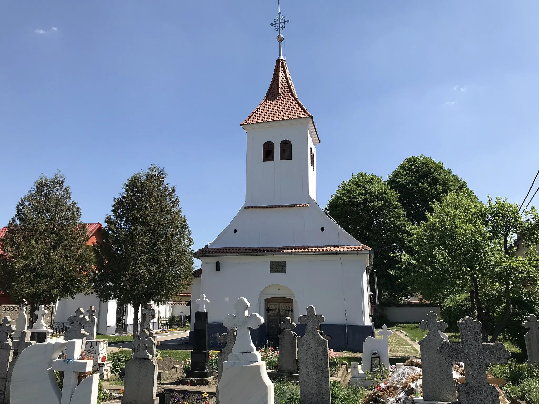 Photo showing: Biserica „Sf. Arhangheli”, sat Hălchiu, județul Brașov