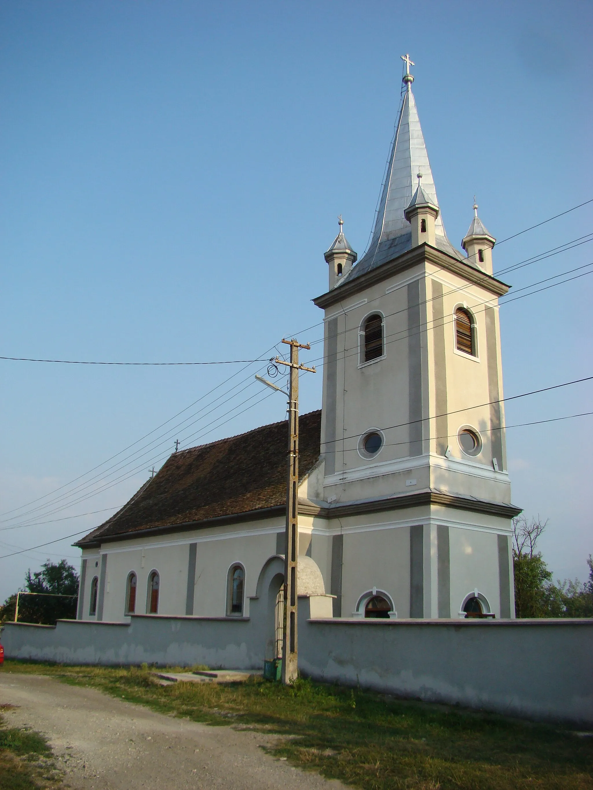 Photo showing: Biserica "Botezul Domnului" din Săcădate, oraș Avrig, județul Sibiu