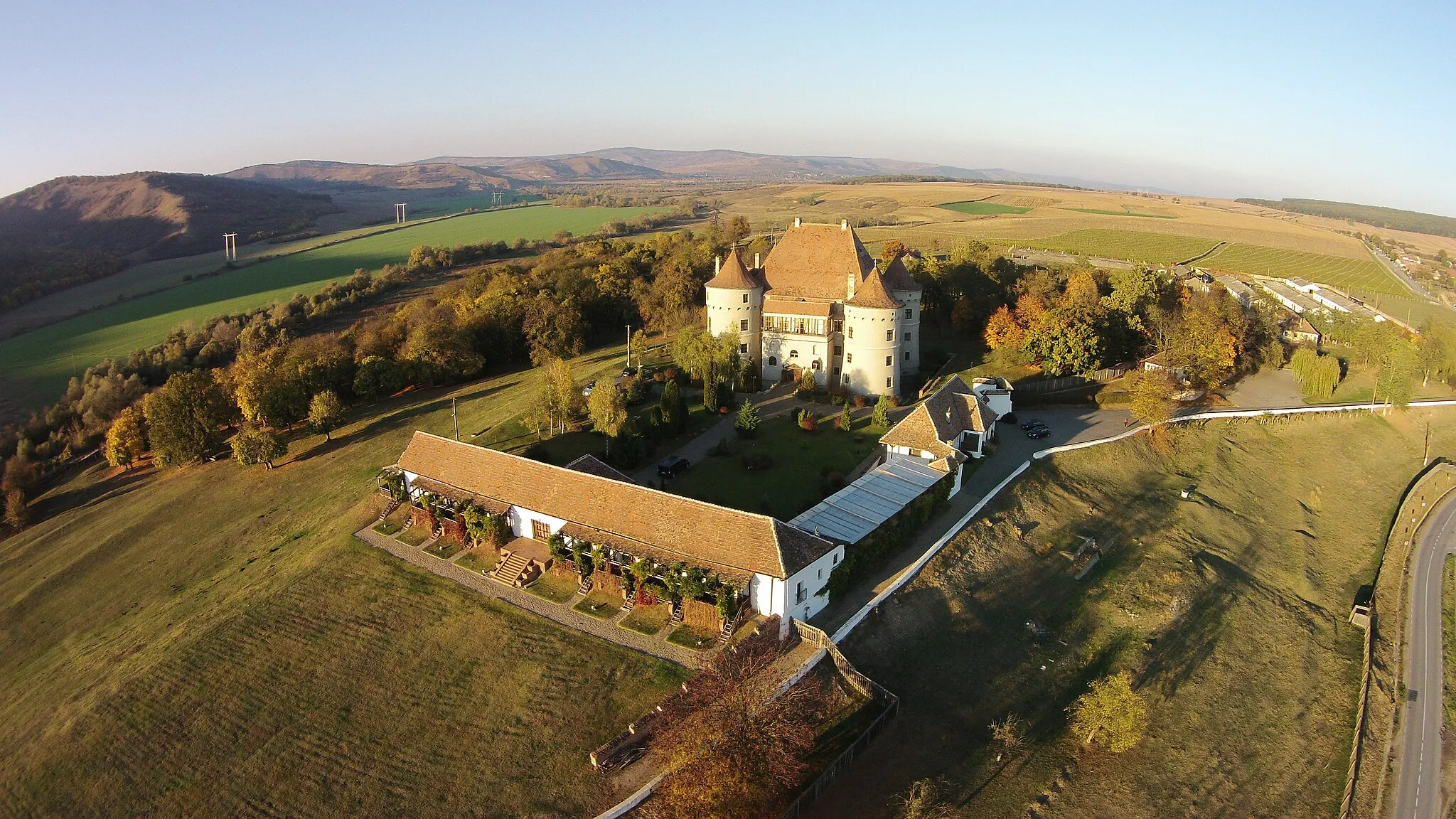 Photo showing: Vedere aeriana a cetatii de balta (Castelul Bethlen-Haller)