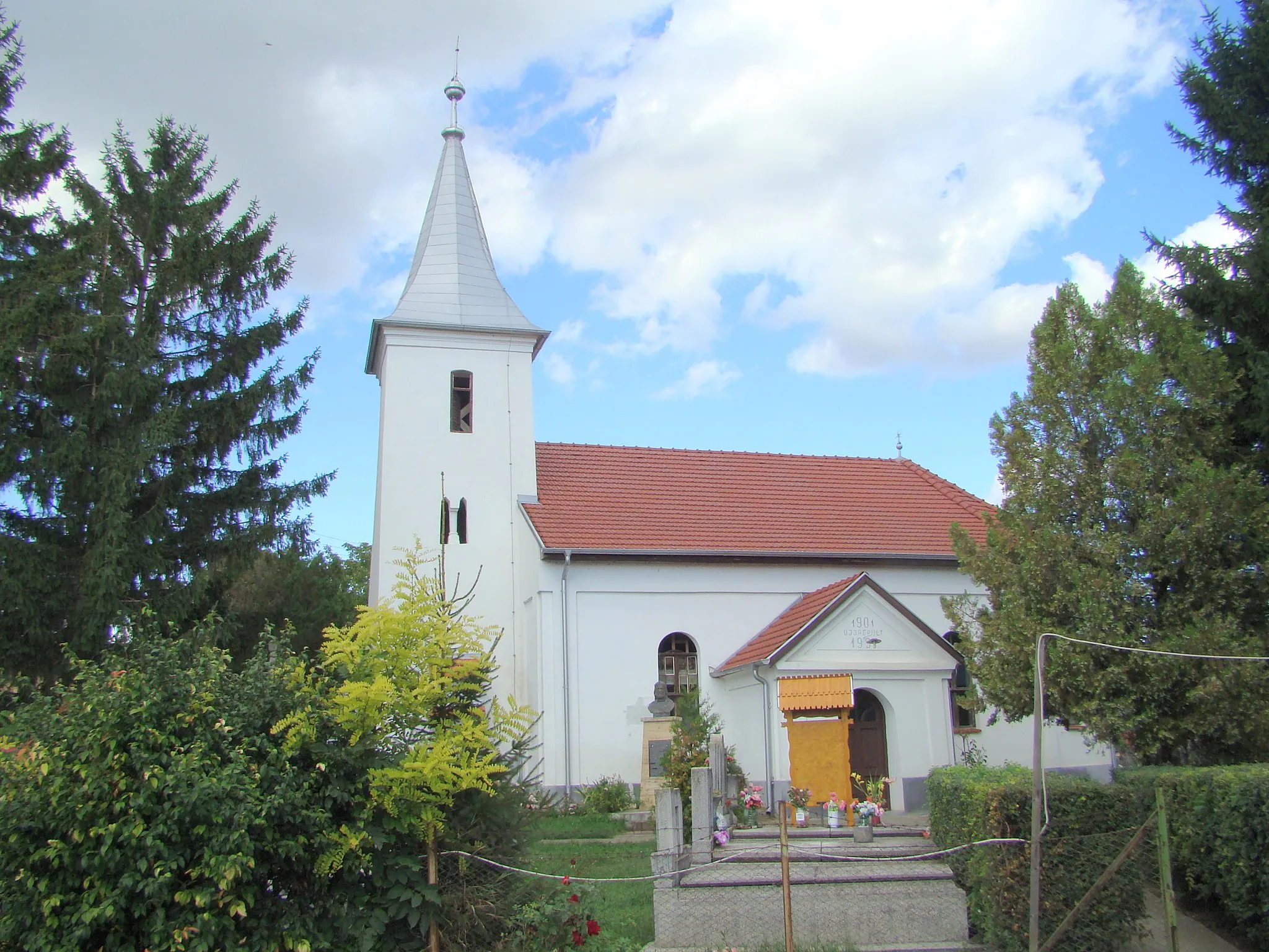 Photo showing: Reformed church in Sâncraiu de Mureș, Mureș county, Romania