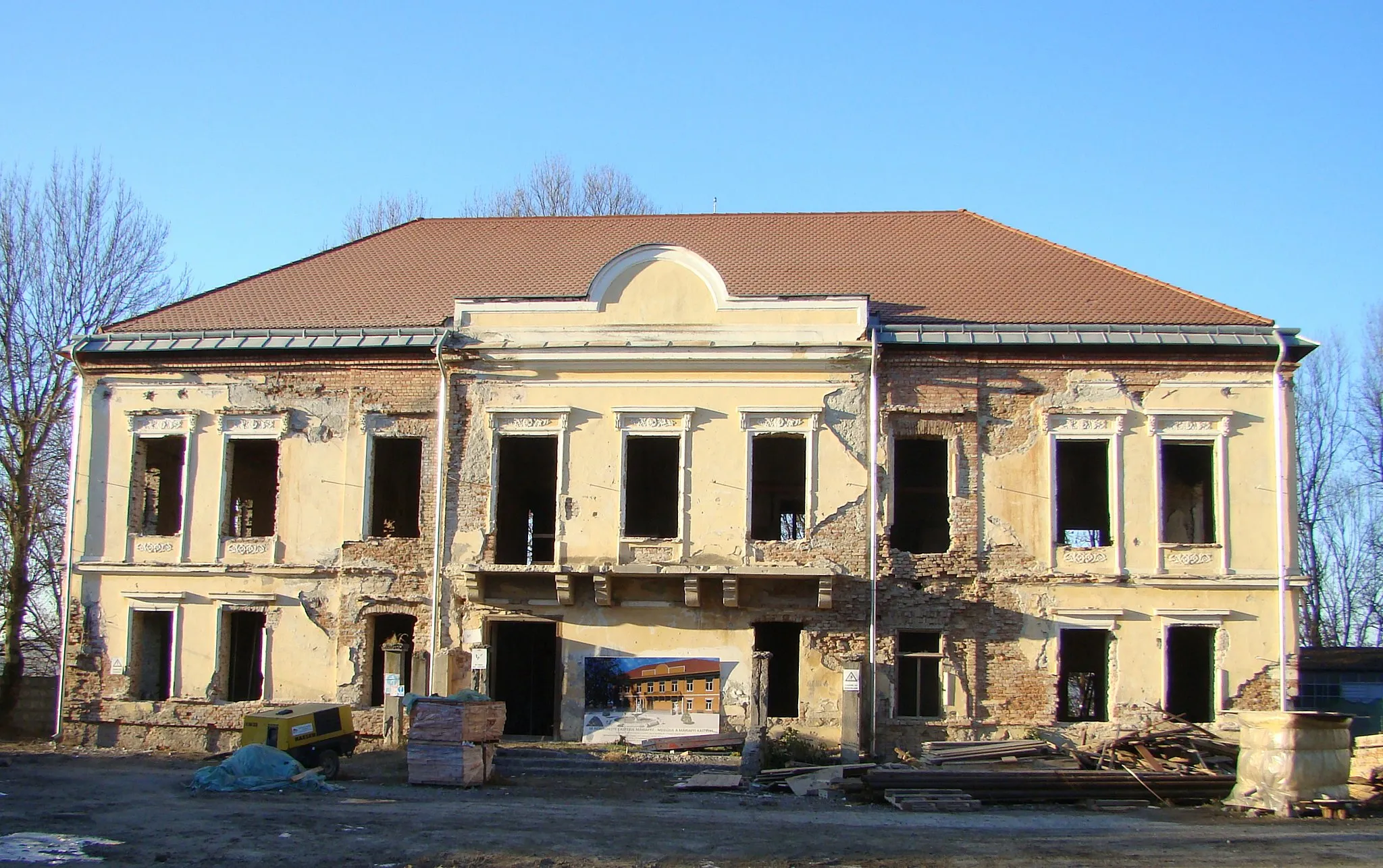 Photo showing: Mariaffi Castle in Sângeorgiu de Mureș, Mureș county, Romania