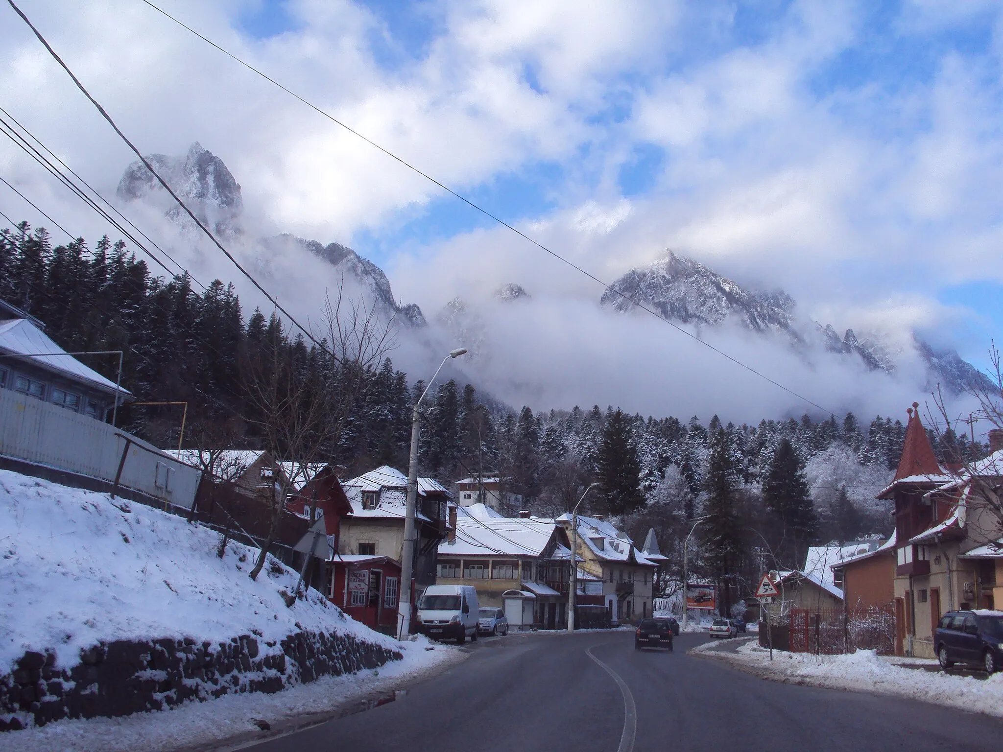 Photo showing: Romanian national road DN1 at Poiana Țapului (Bușteni).