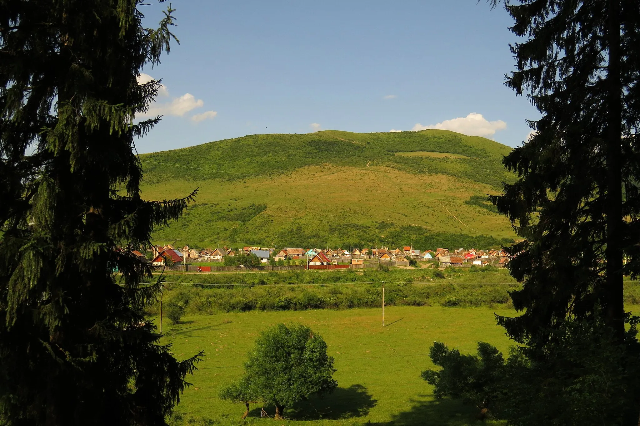 Photo showing: A view of Zizin, Brașov county, Romania.