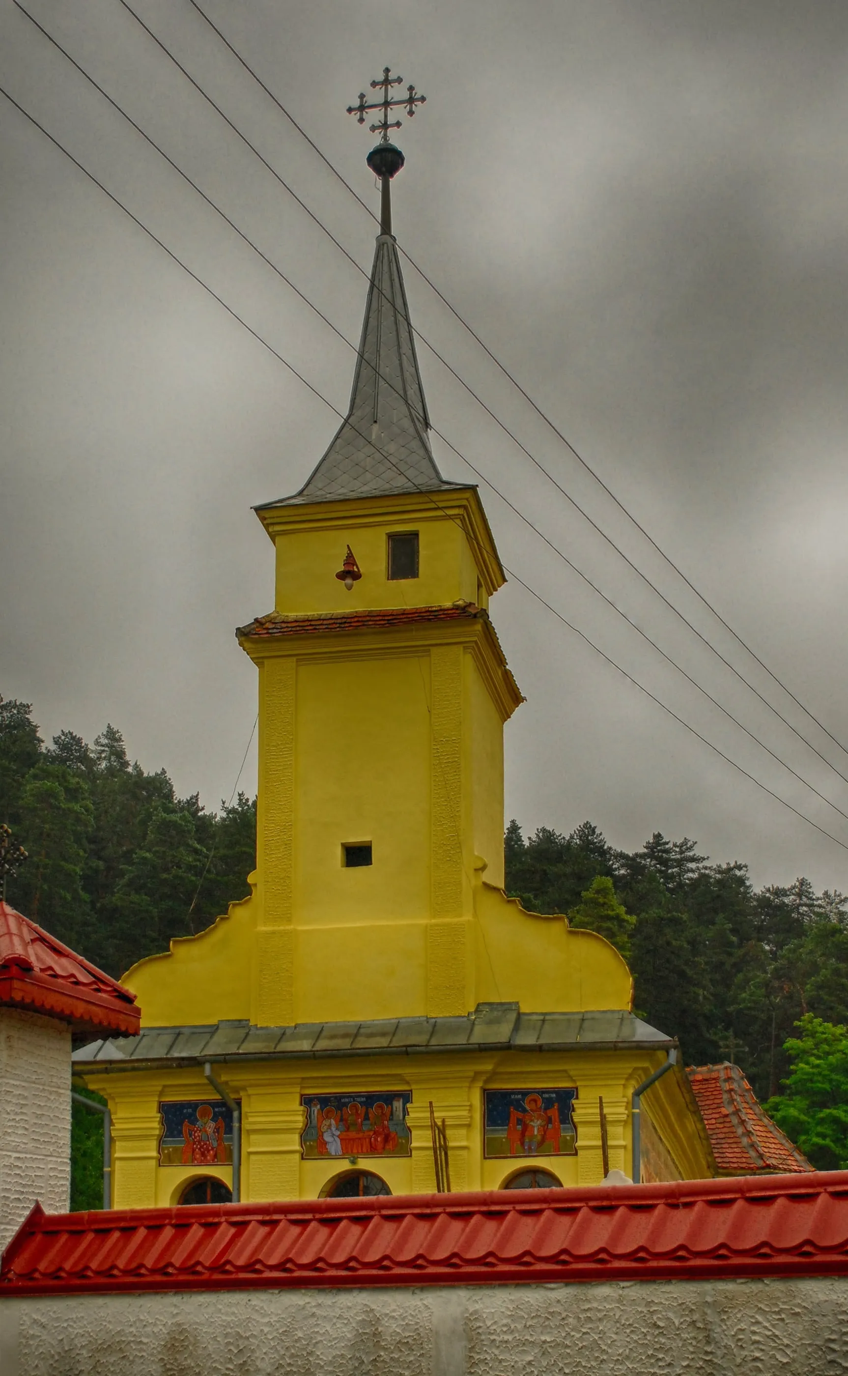 Photo showing: Saint Demetrius' church in Teliu, Brașov County, Romania