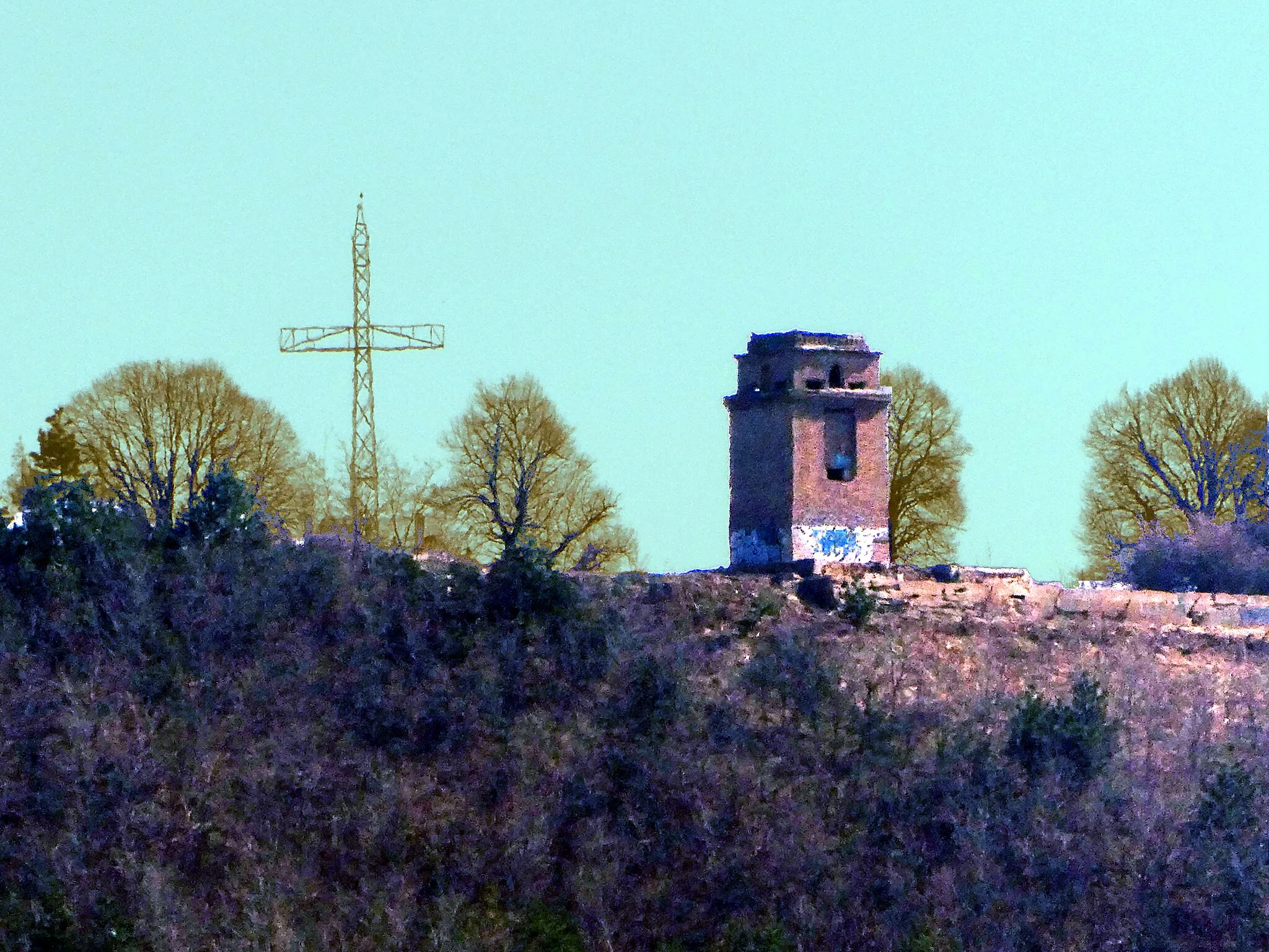 Photo showing: Hermannstadt (RO), der Falkenhayn-Turm auf dem Hammersdorfer Berg. Der Turm wurde 1882 vom Siebenbürgischen Karpatenverein (SKV) errichtet, im Ersten Weltkrieg jedoch als Beobachtungsturm verwendet.