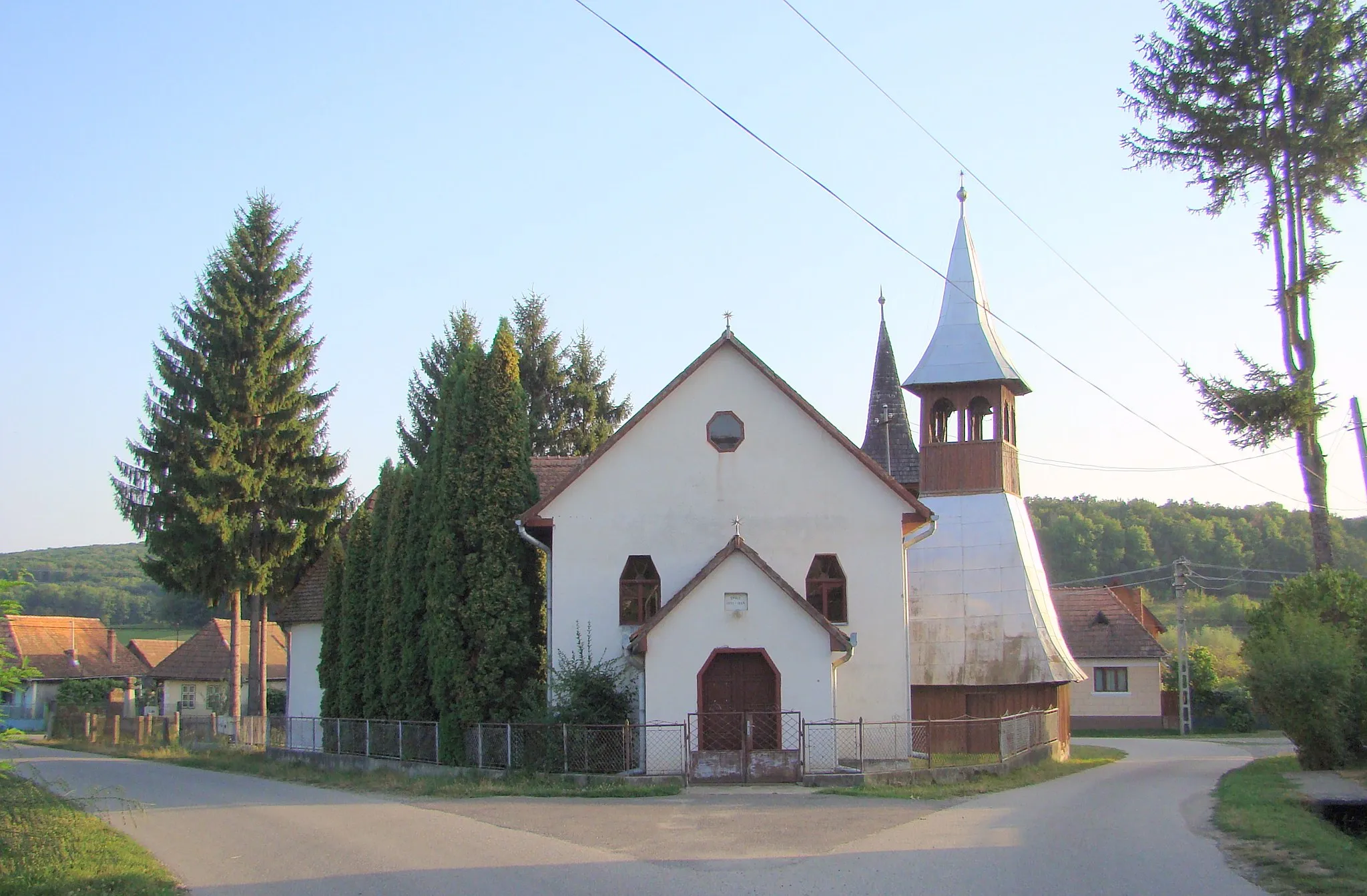 Photo showing: Reformed church in Maiad, Mureș county, Romania