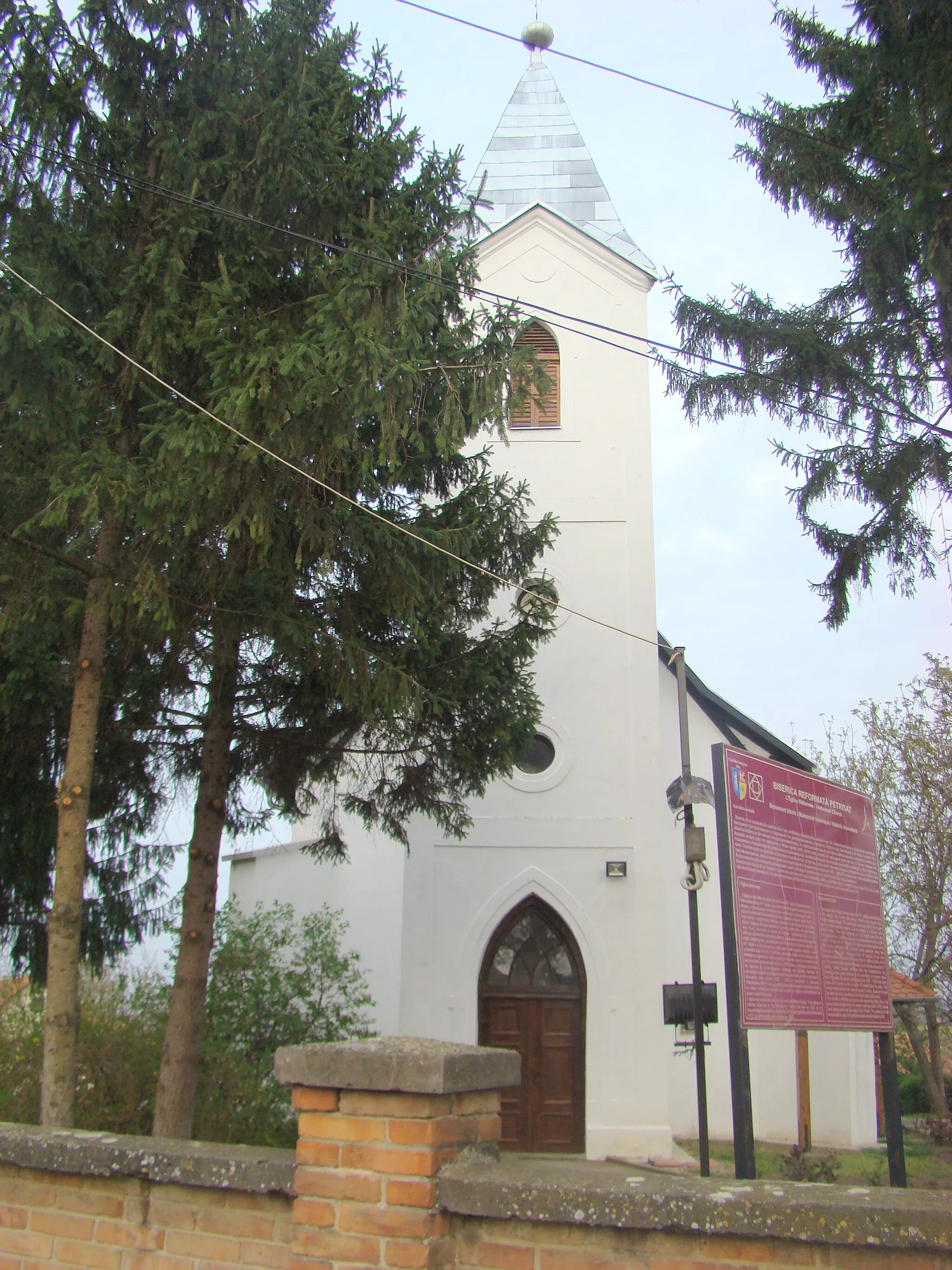 Photo showing: Reformed church in Petrisat, Alba county, Romania