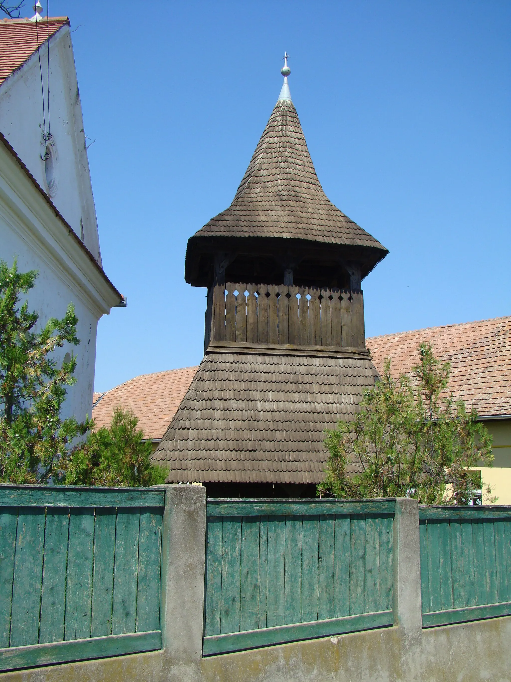 Photo showing: Reformed church in Tiur, Alba county, Romania