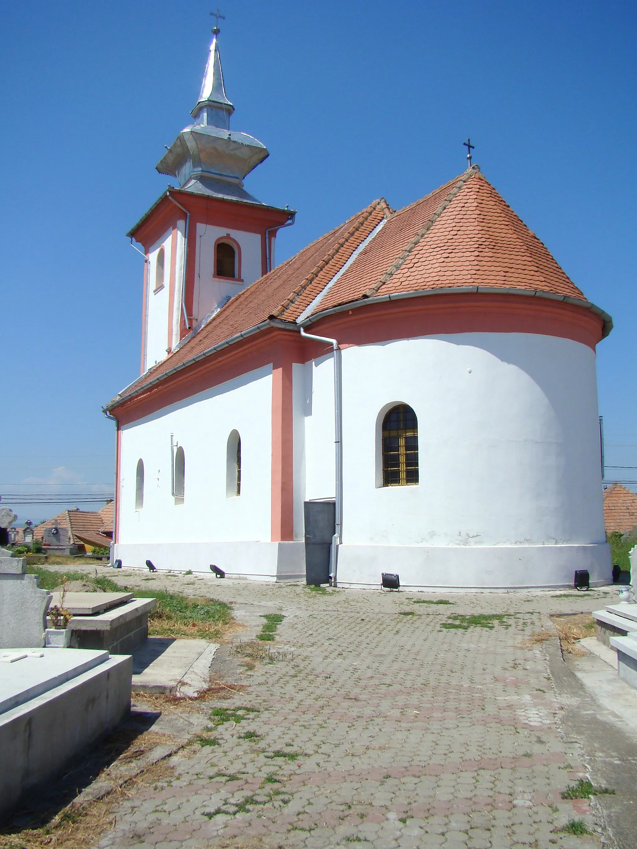 Photo showing: Church of the Saints Archangels in Tiur, Alba county, Romania