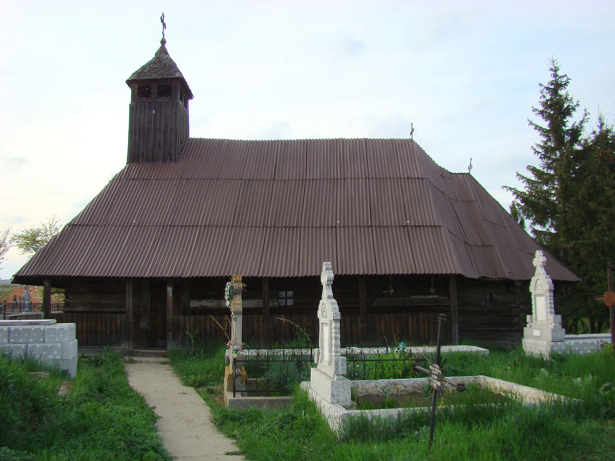 Photo showing: Biserica de lemn "Sf. Nicolae", sat Ghirbom; comuna Berghin