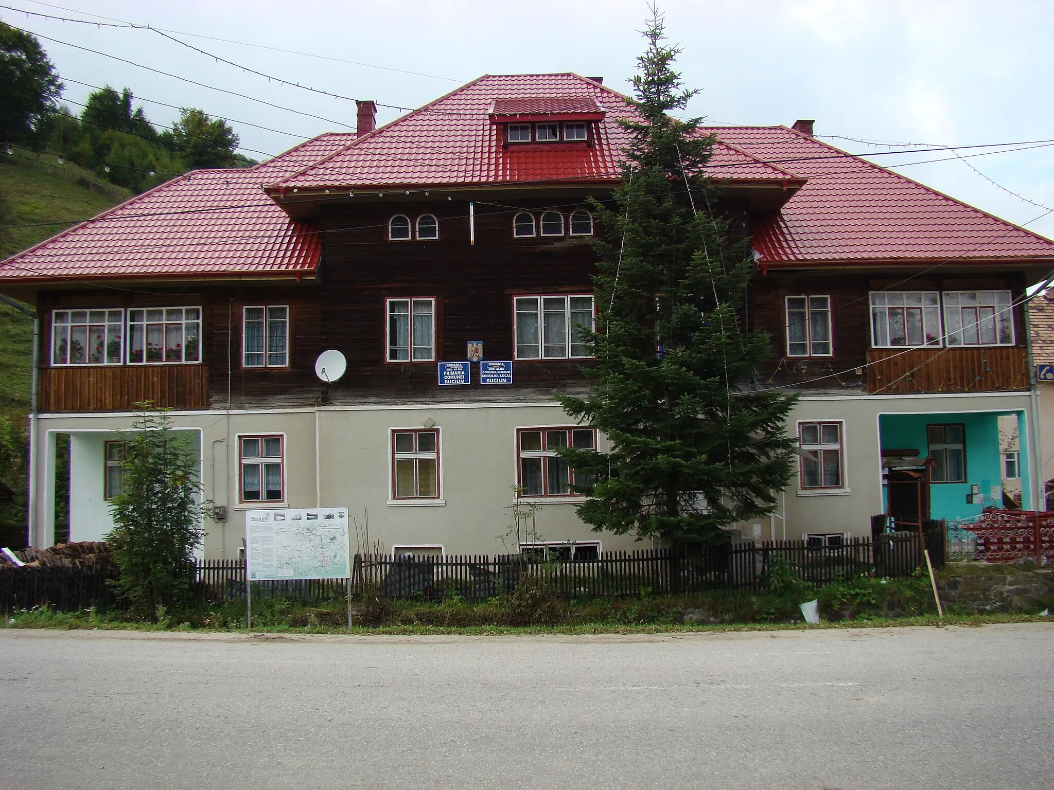 Photo showing: Primăria comunei Bucium, județul Alba