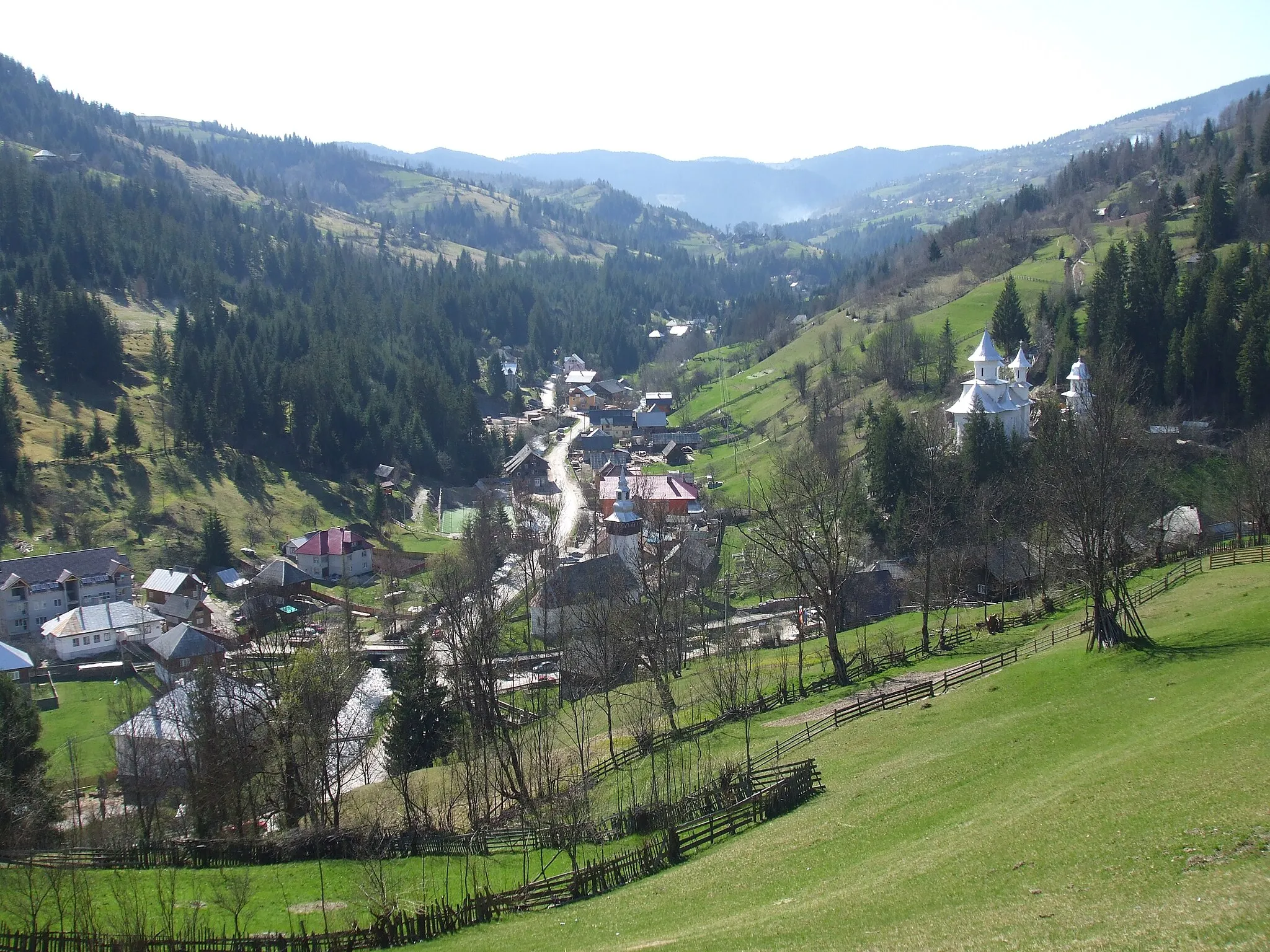 Photo showing: Imagini din comuna Horea, jud. Alba — zona centrală, spre Mătișești