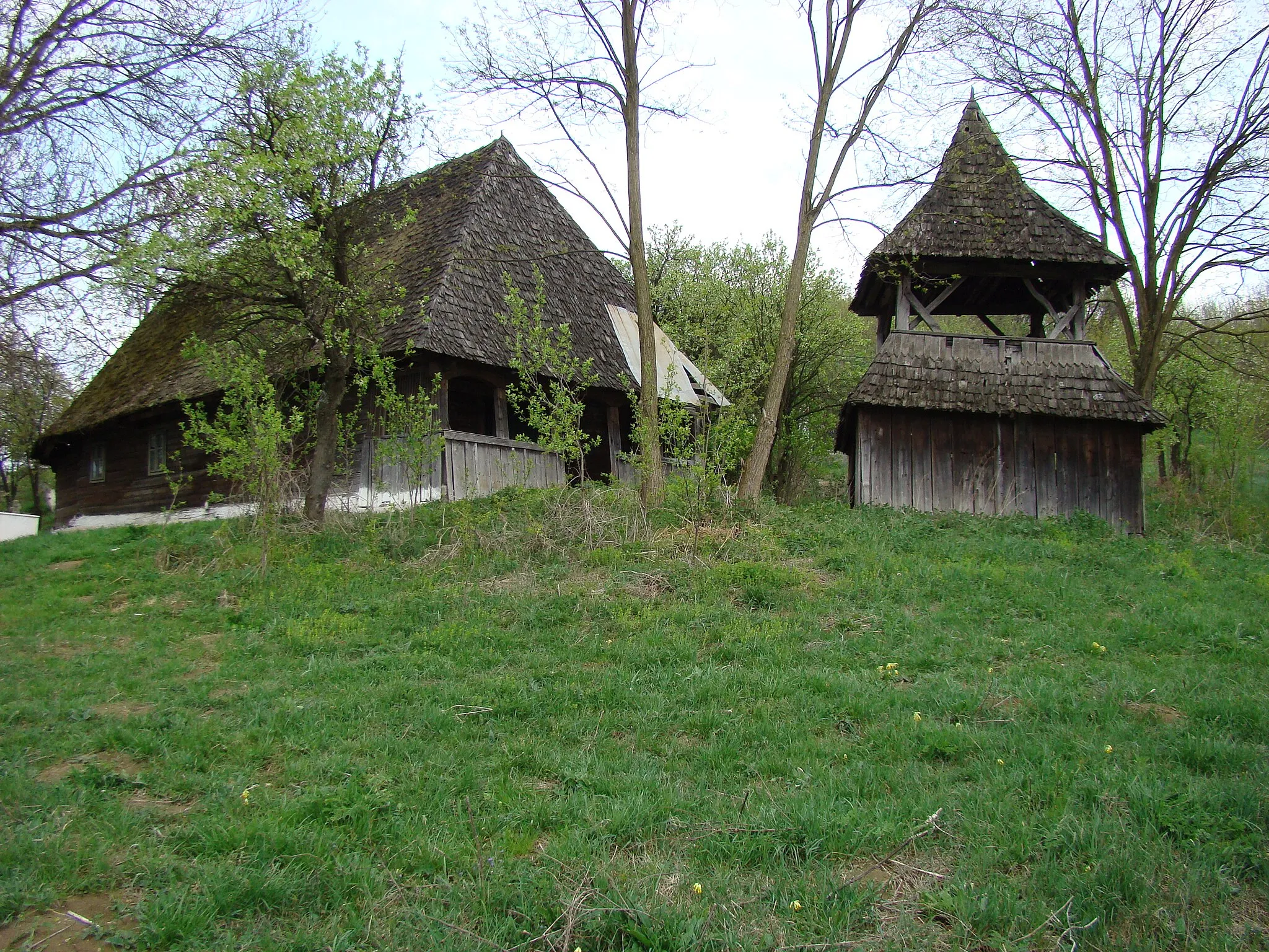 Photo showing: Biserica de lemn "Sf. Gheorghe" din Şpălnaca