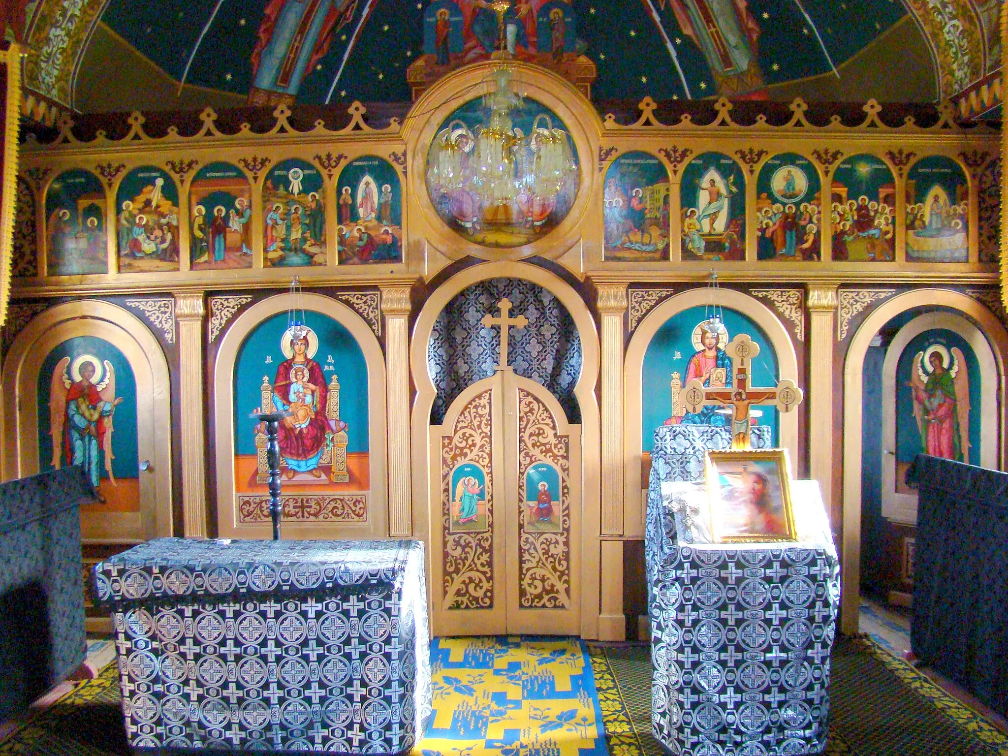 Photo showing: Orthodox church in Stâna de Mureș, Alba County, Romania