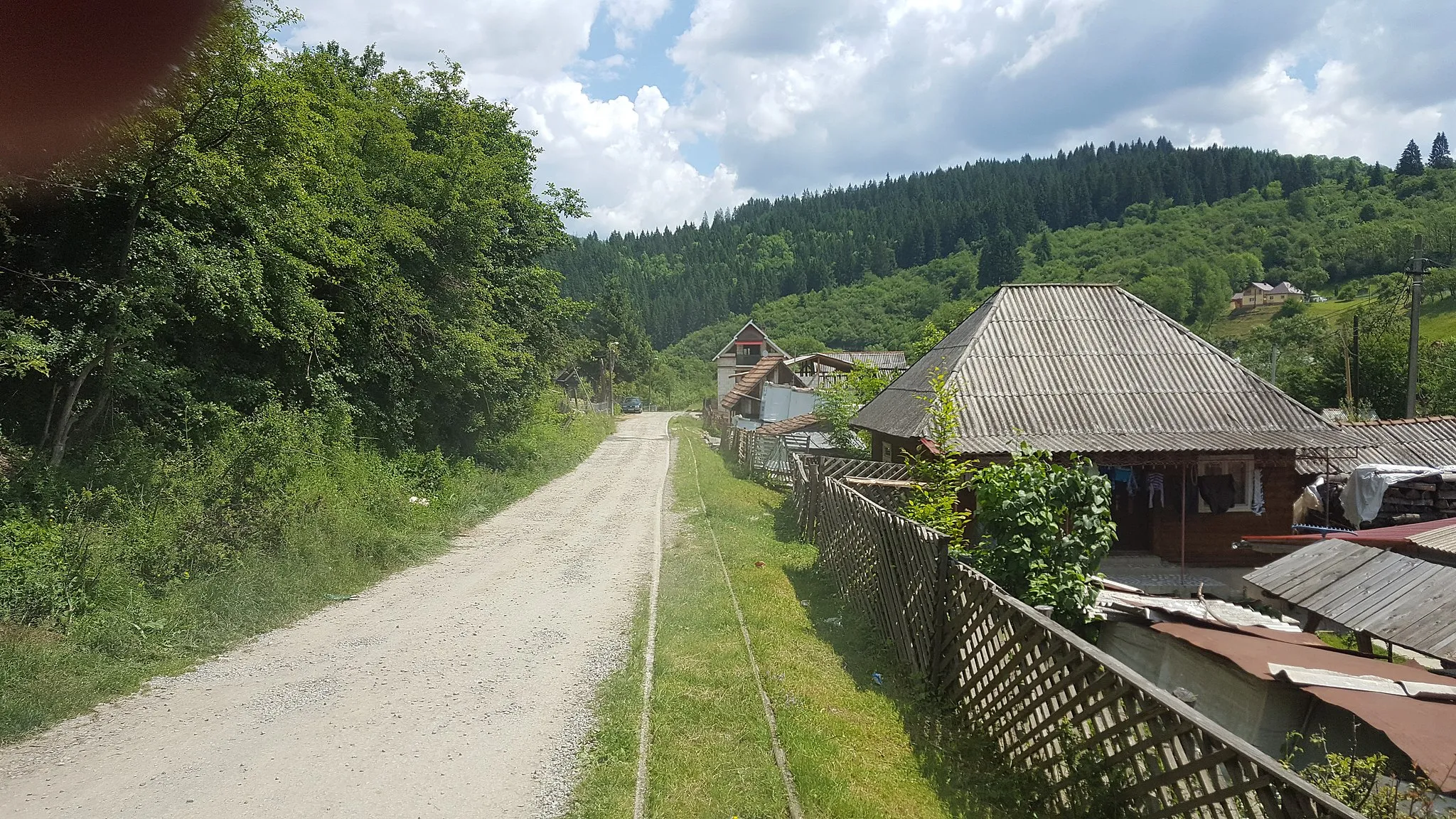 Photo showing: A tourist railway from Abrud to Câmpeni passing through Gura Roșiei in Romania