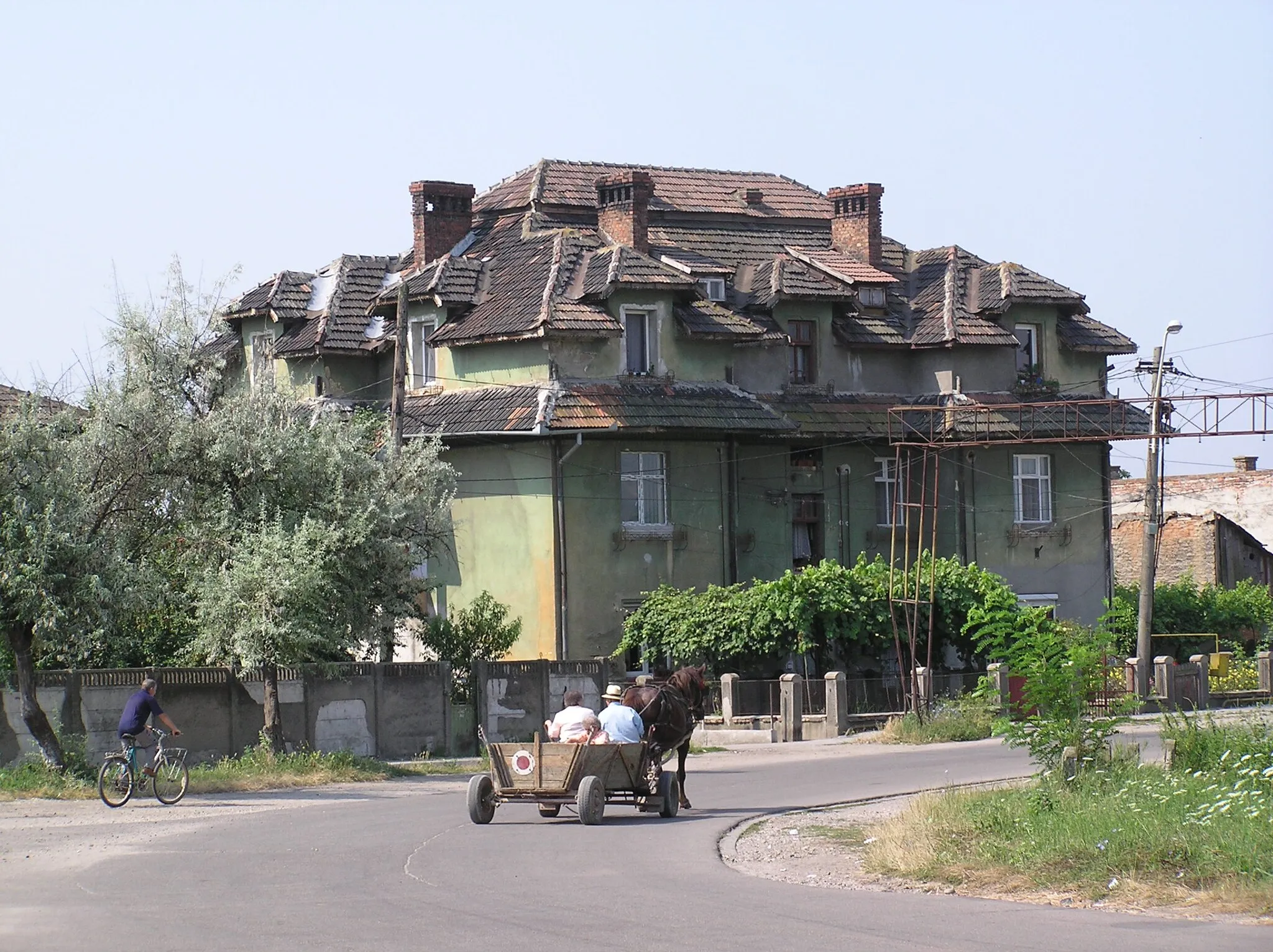 Photo showing: A house in Teius, Romania