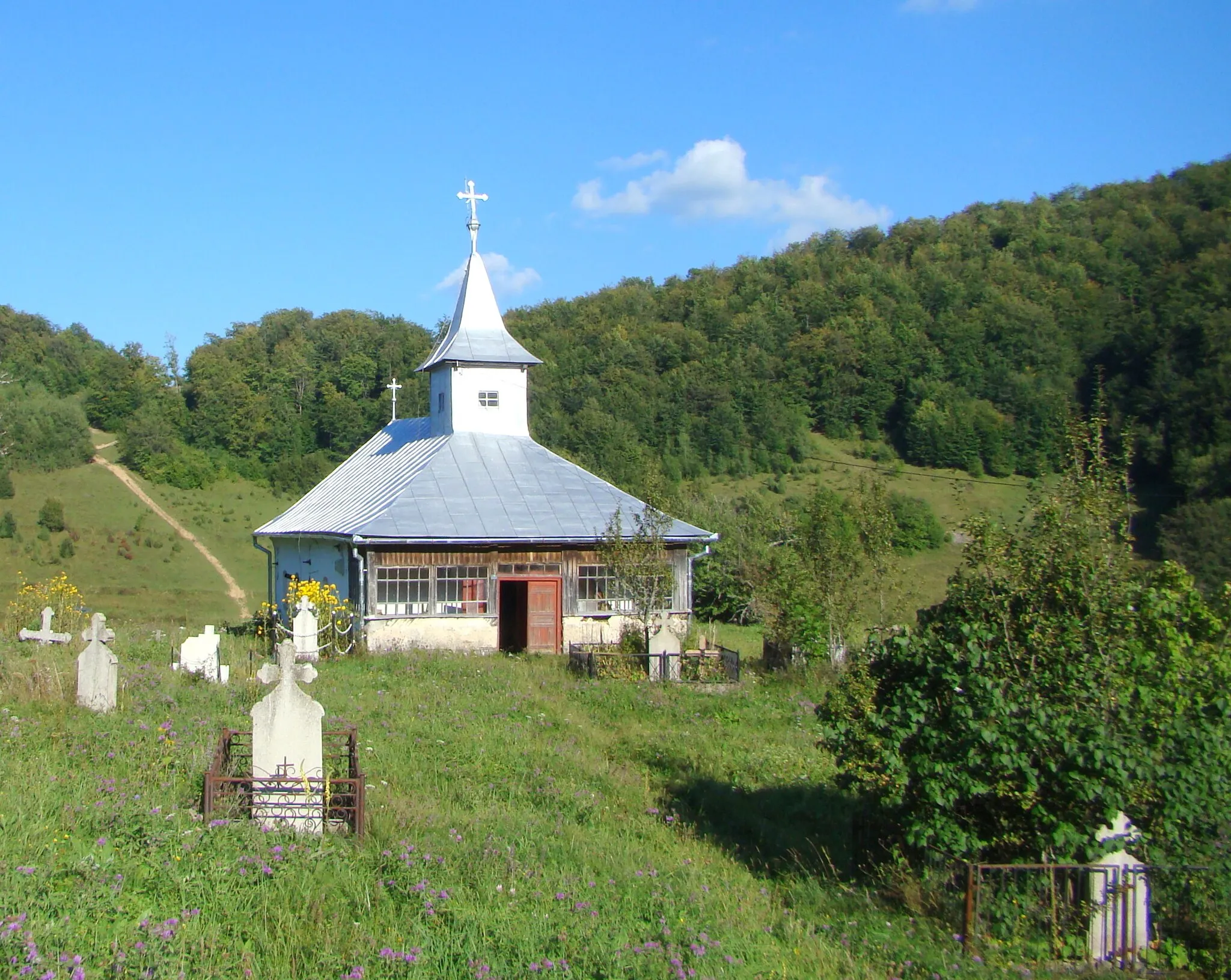 Photo showing: Biserica „Sf. Dumitru”, sat Poieni; comuna Vidra