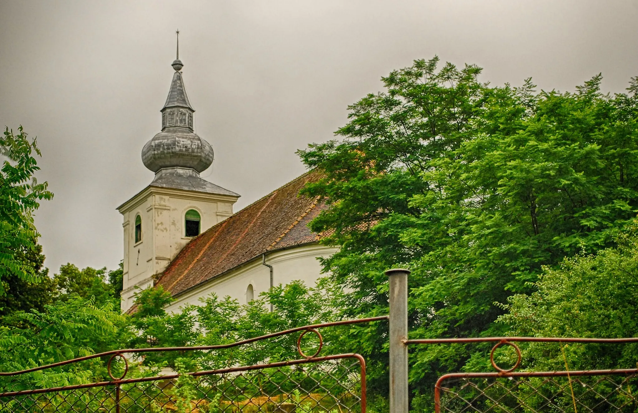 Photo showing: Reformed church in Hăghig, Covasna County, Romania