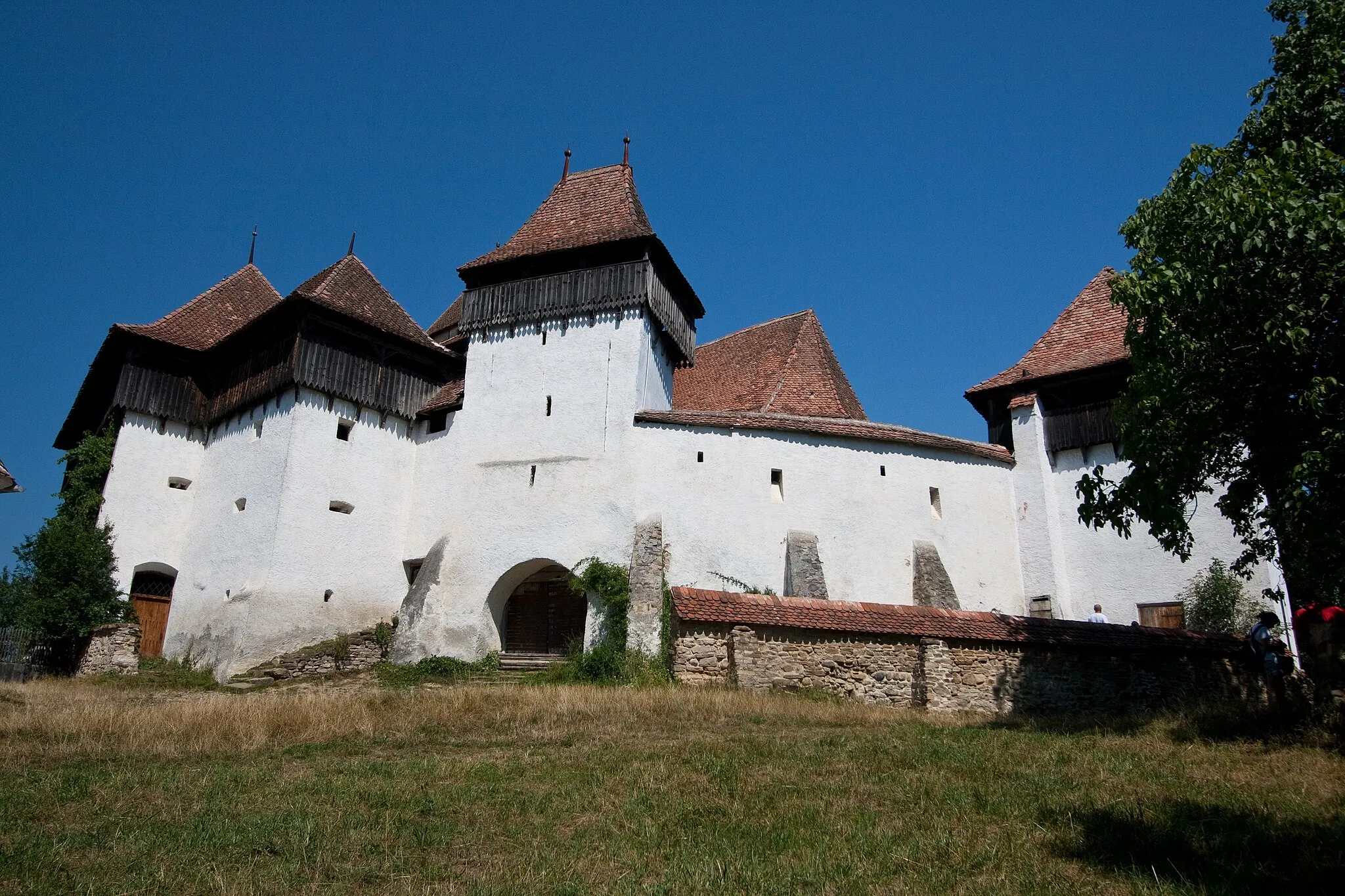 Photo showing: Viscri fortified church.