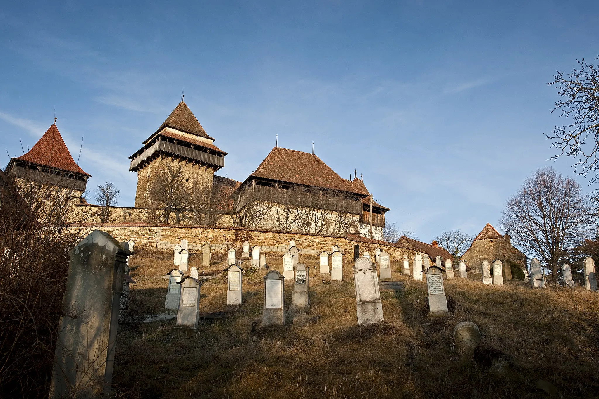 Photo showing: Cimitir evanghelic

This is a photo of a historic monument in județul Brașov, classified with number BV-IV-m-A-11843.04.