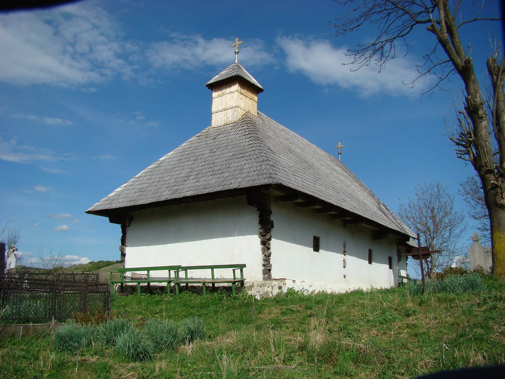 Photo showing: Biserica de lemn din Sângătin