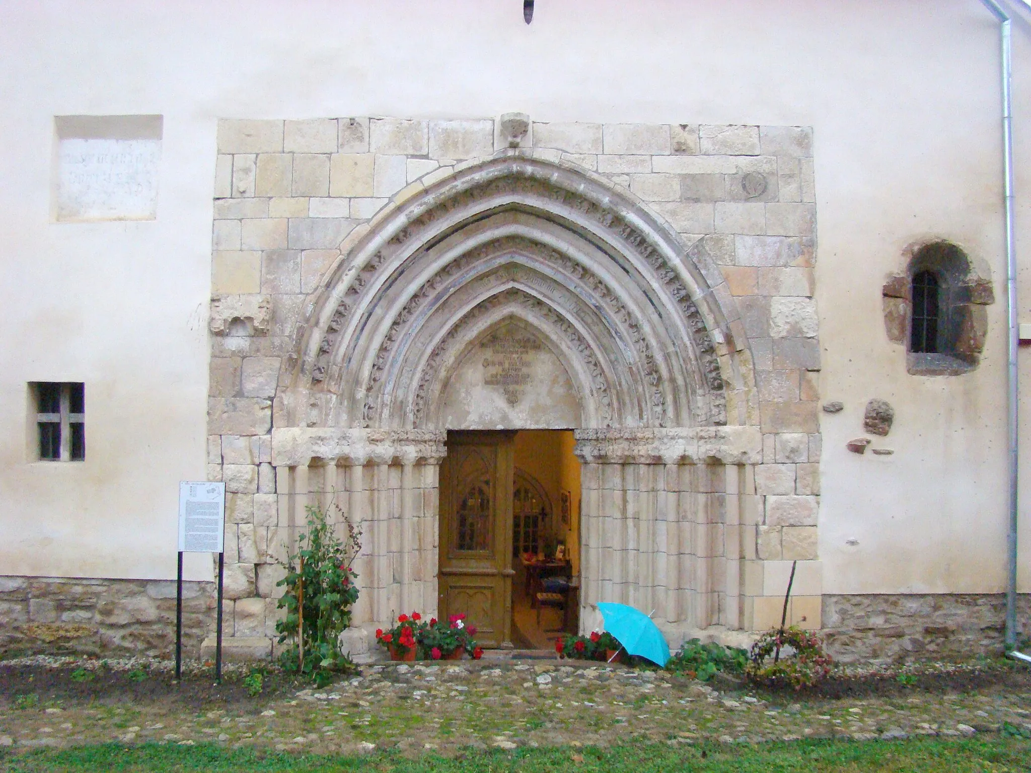 Photo showing: Lutheran church in Ațel, Sibiu County, Romania