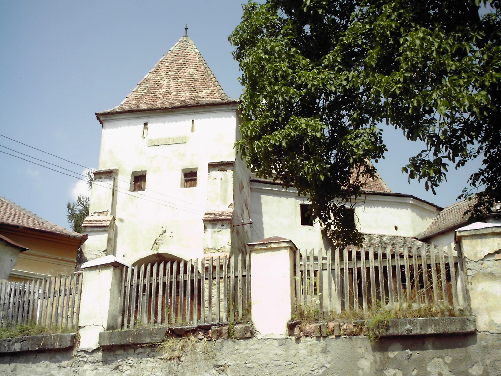 Photo showing: Gate tower of the fortified church in Curciu, Romania