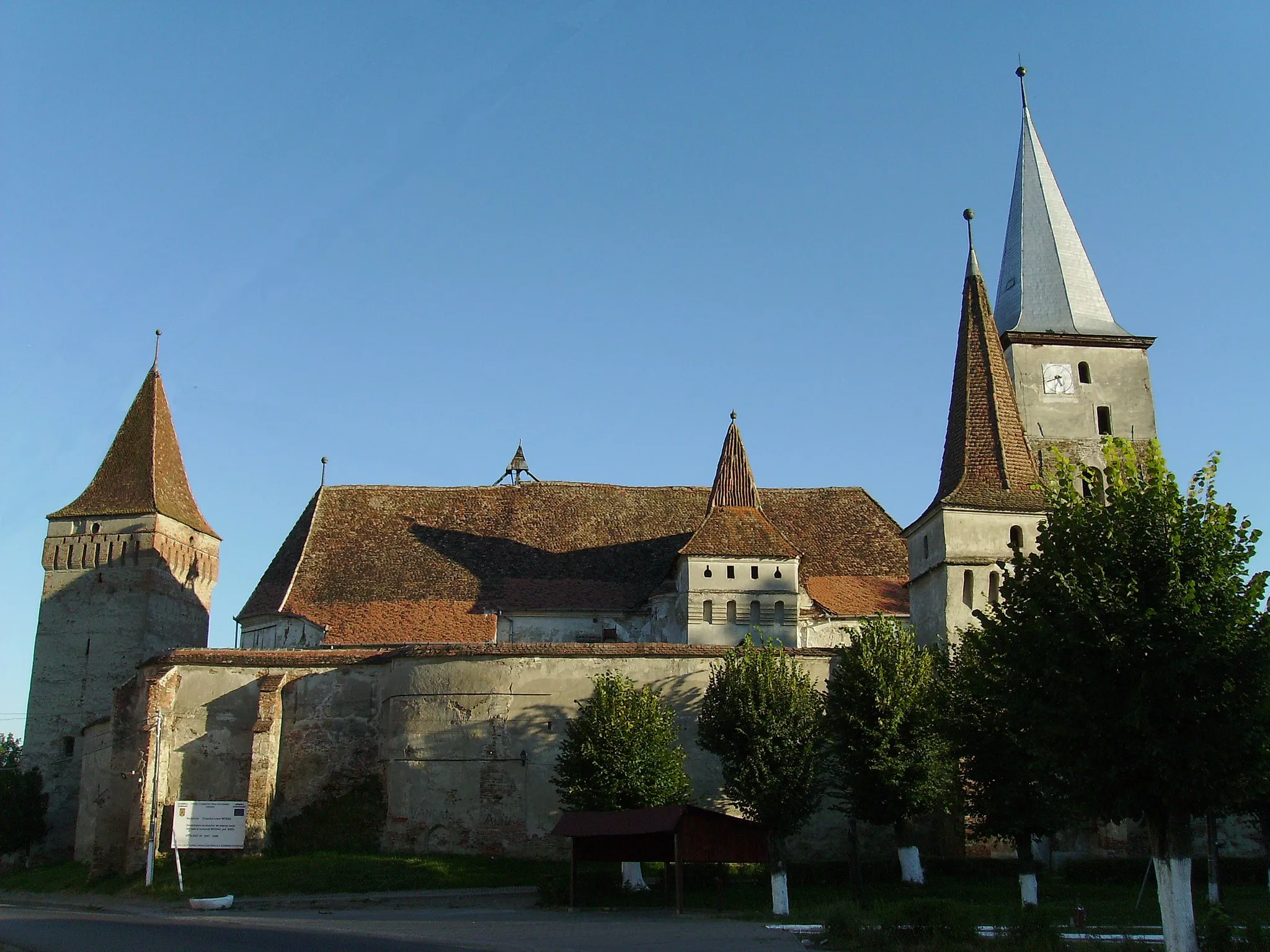 Photo showing: Mosna fortified church, Transilvania, Romania.