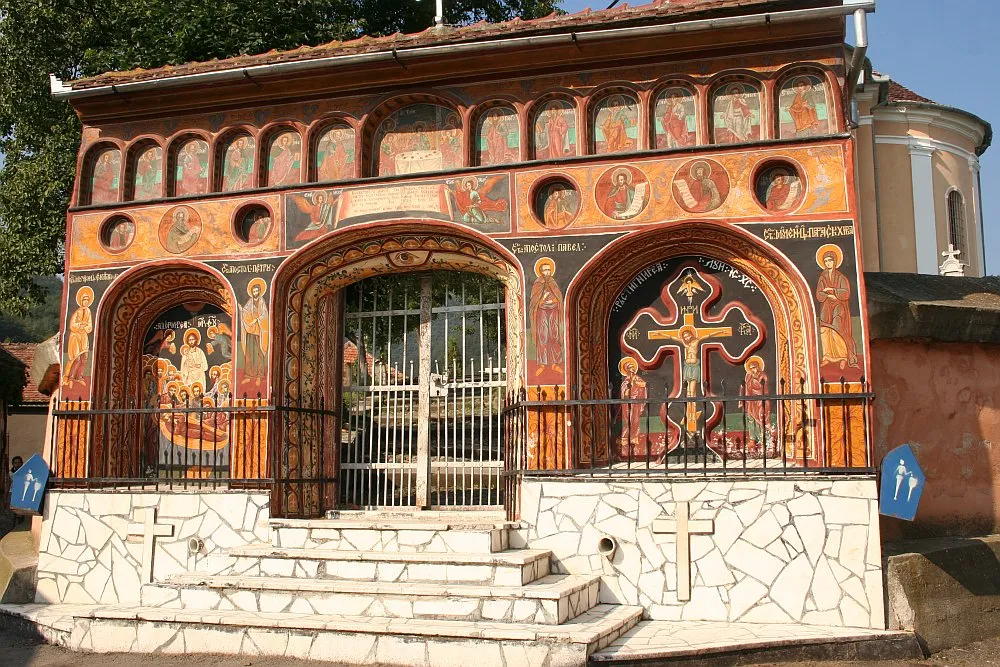 Photo showing: Church gate in Boiţa, Sibiu, Romania

This is a photo of a historic monument in județul Sibiu, classified with number SB-II-m-B-12336.02.