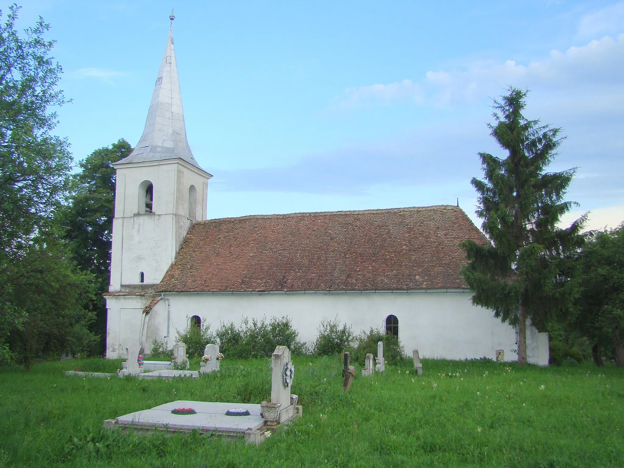 Photo showing: Biserica reformată, sat Grânari; comuna Jibert, în cimitirul reformat	 
sec. XVII