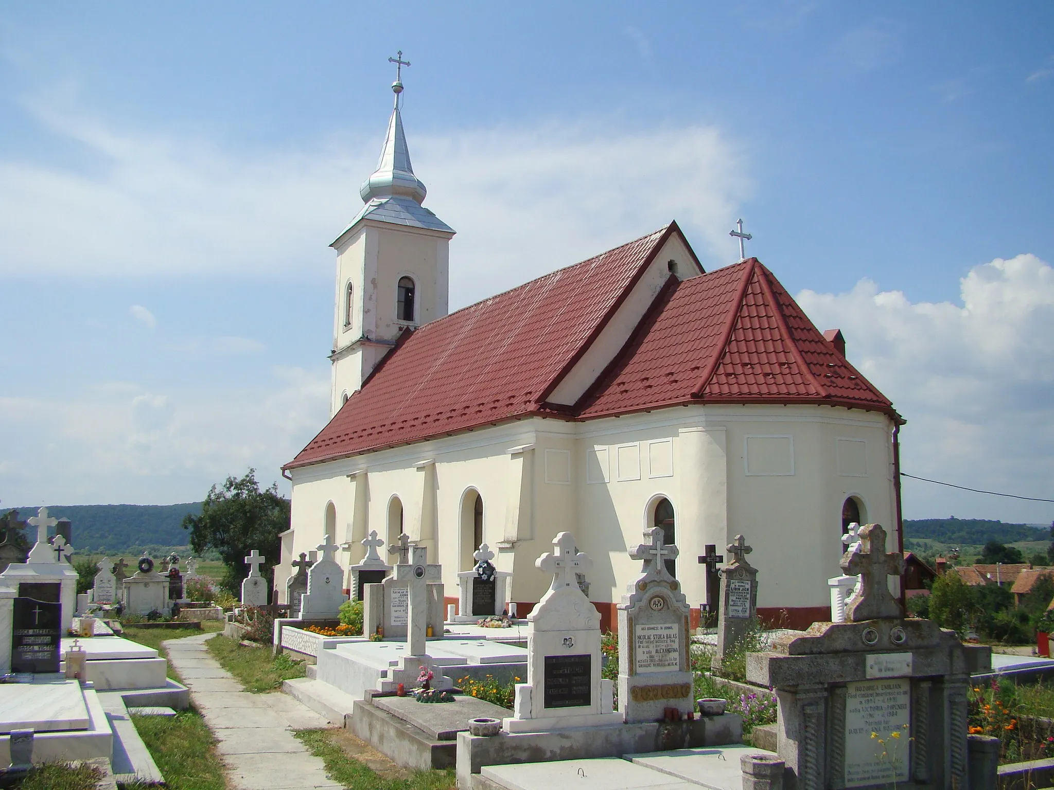 Photo showing: Pious Saint Paraskeva's church in Veneția de Jos, Brașov County, Romania