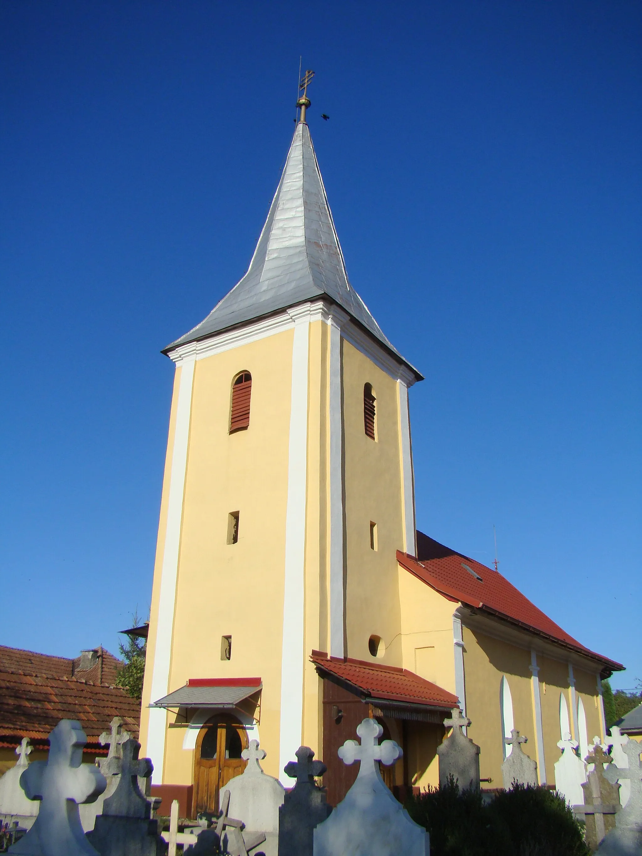 Photo showing: Ansamblul bisericii „Sf. Nicolae”, sat Voivodeni; comuna Voila 221 sec. XVIII