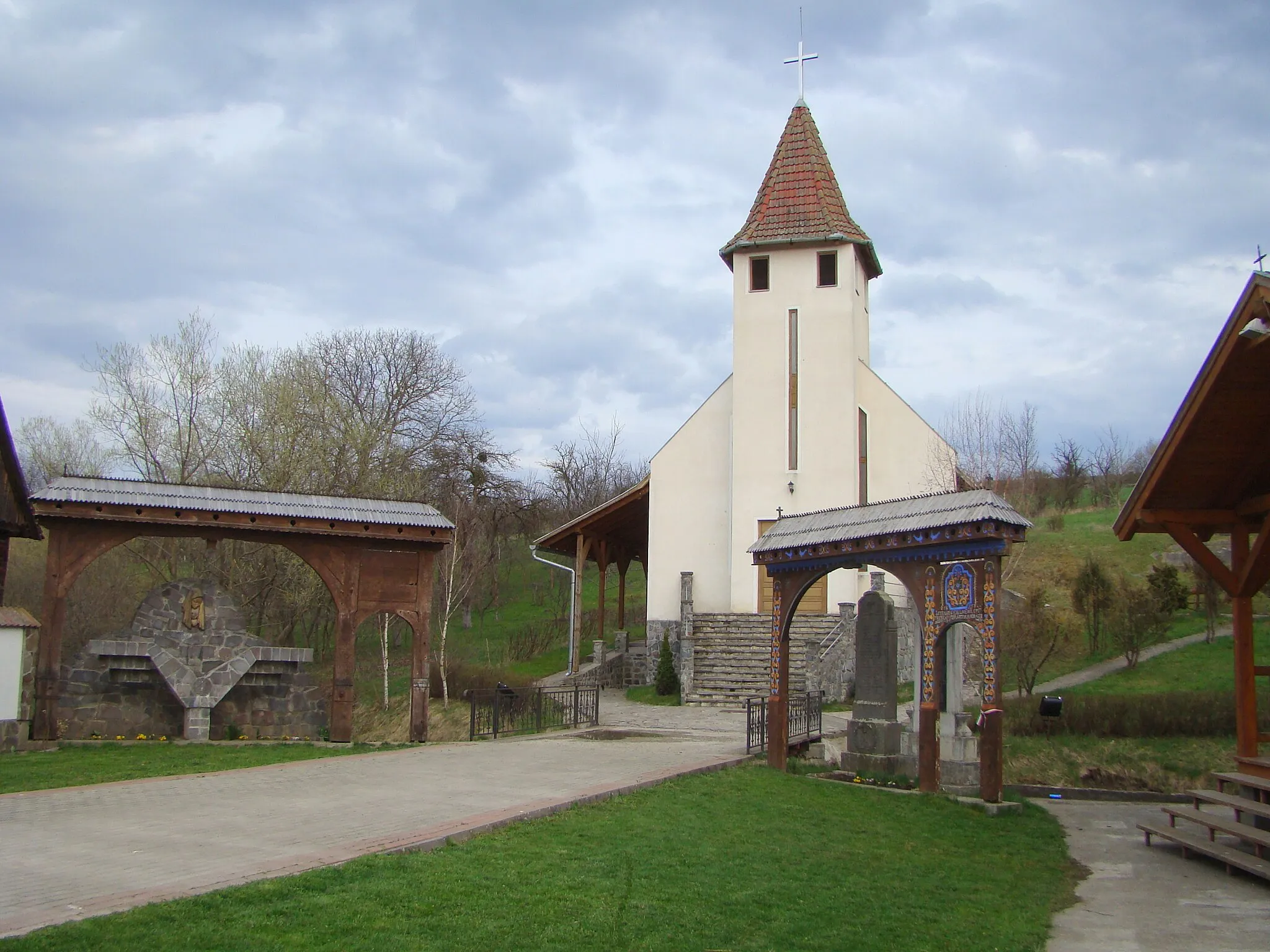 Photo showing: Roman Catholic church in Bulgăreni, Harghita County, Romania