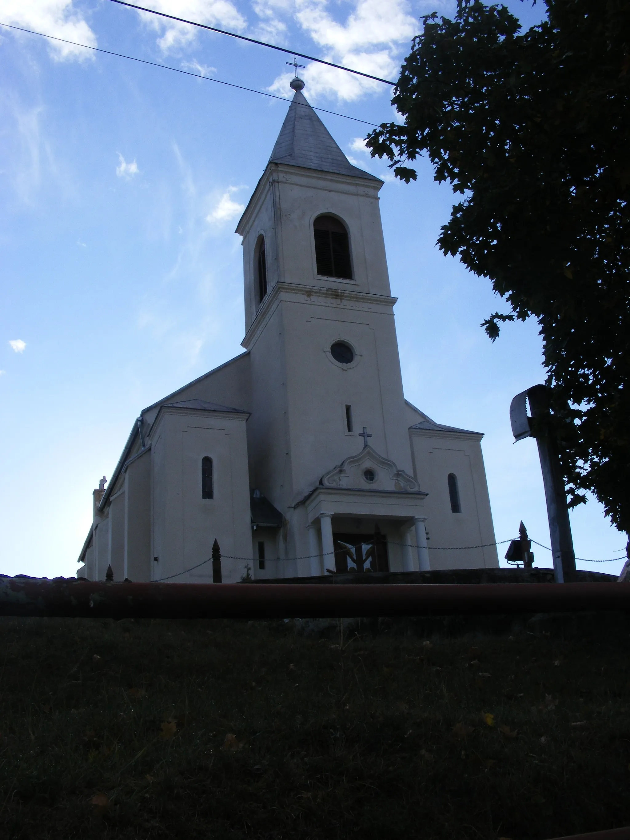 Photo showing: Romano-catholic church in Sărmaş (Salamás).