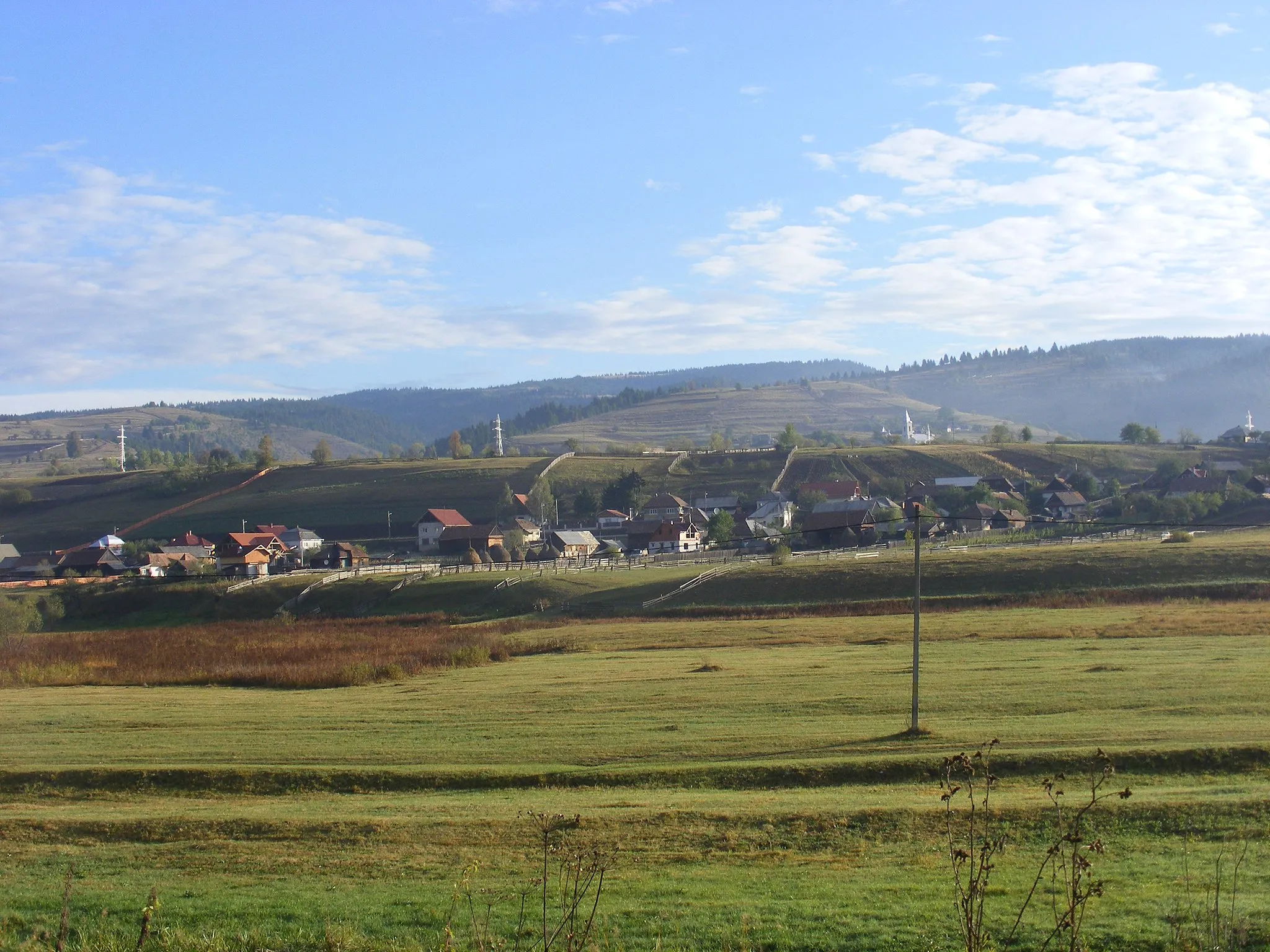 Photo showing: Houses in Runc (Runk) village, Sărmaş commune