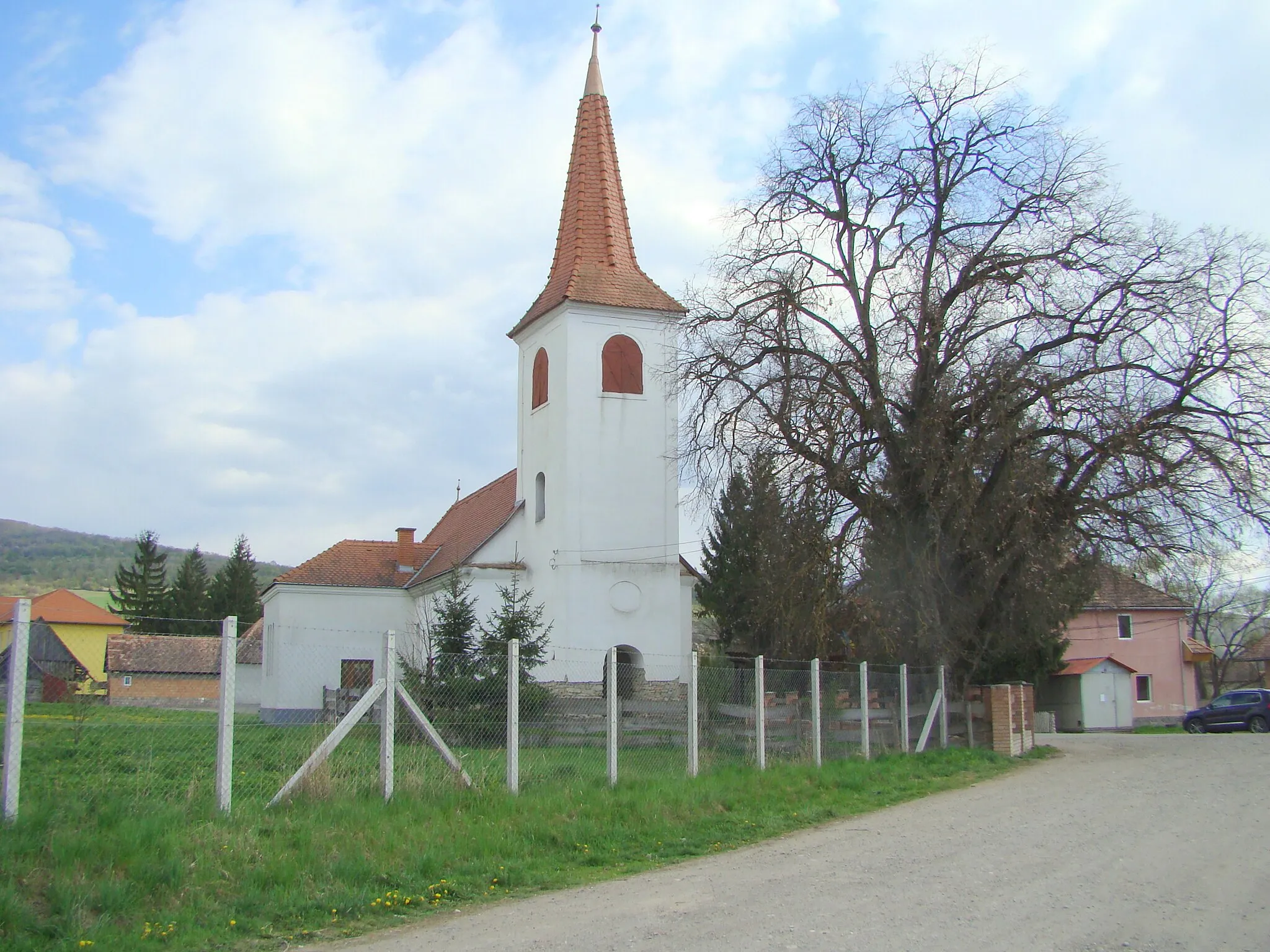 Photo showing: Reformed church in Șimonești, Harghita county, Romania