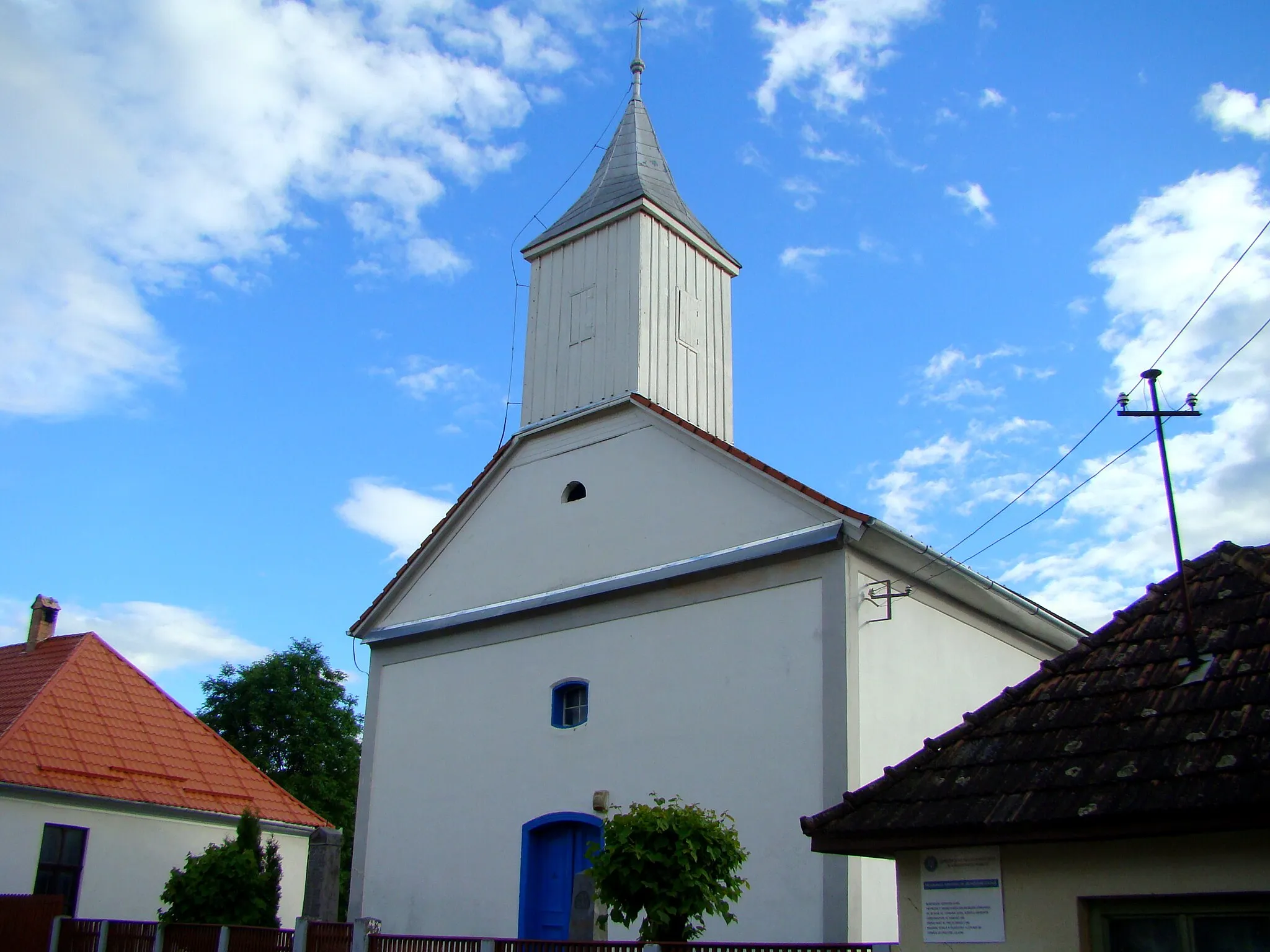 Photo showing: Refomed church in Nicolești (Ulieș), Harghita County, Romania