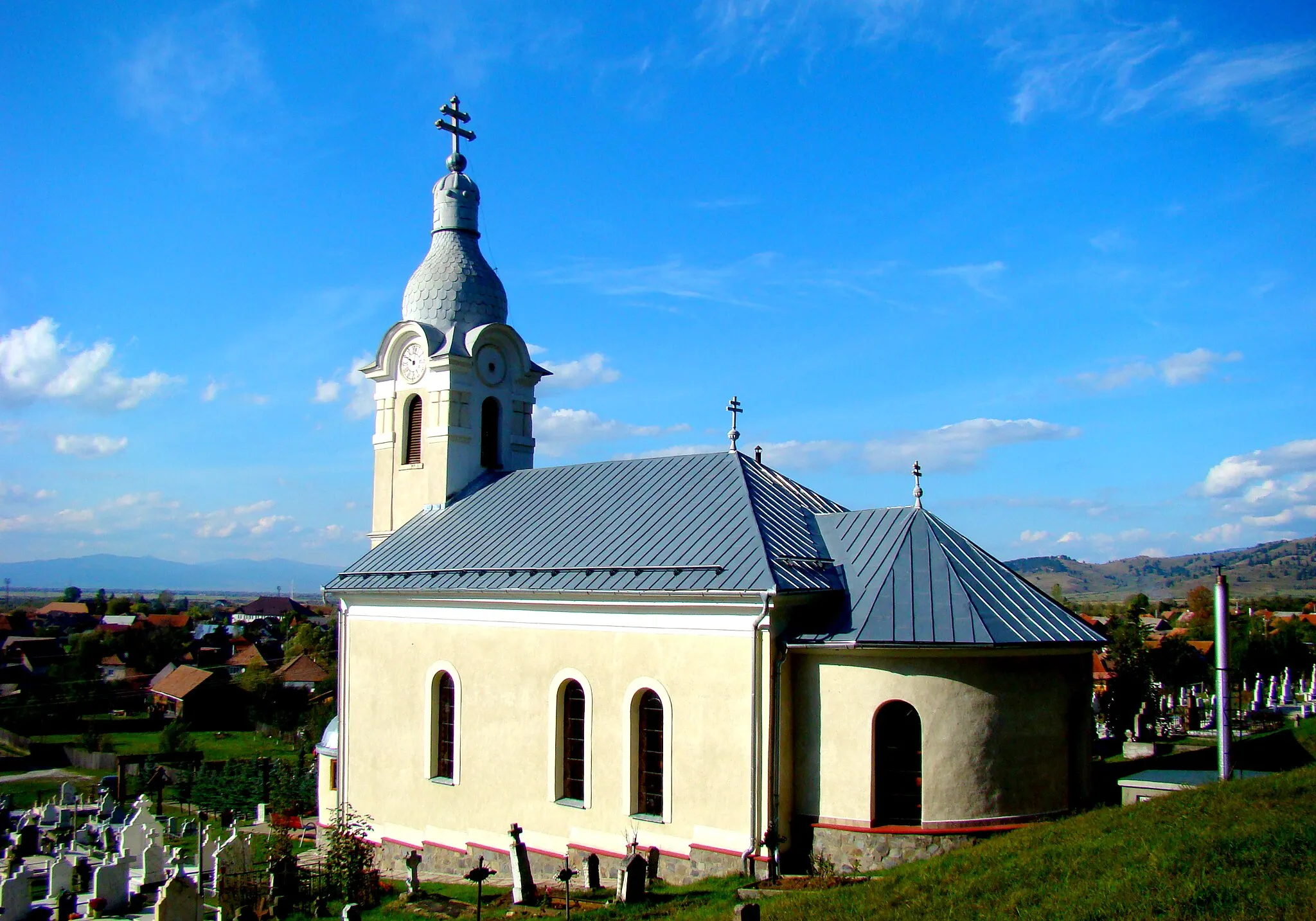 Photo showing: Church of the Archangels in Voșlăbeni, Harghita County, Romania