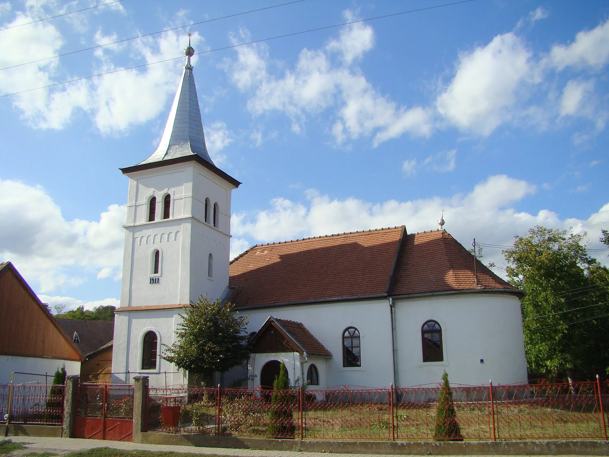 Photo showing: Reformed church in Chinari, Mureş county, Romania