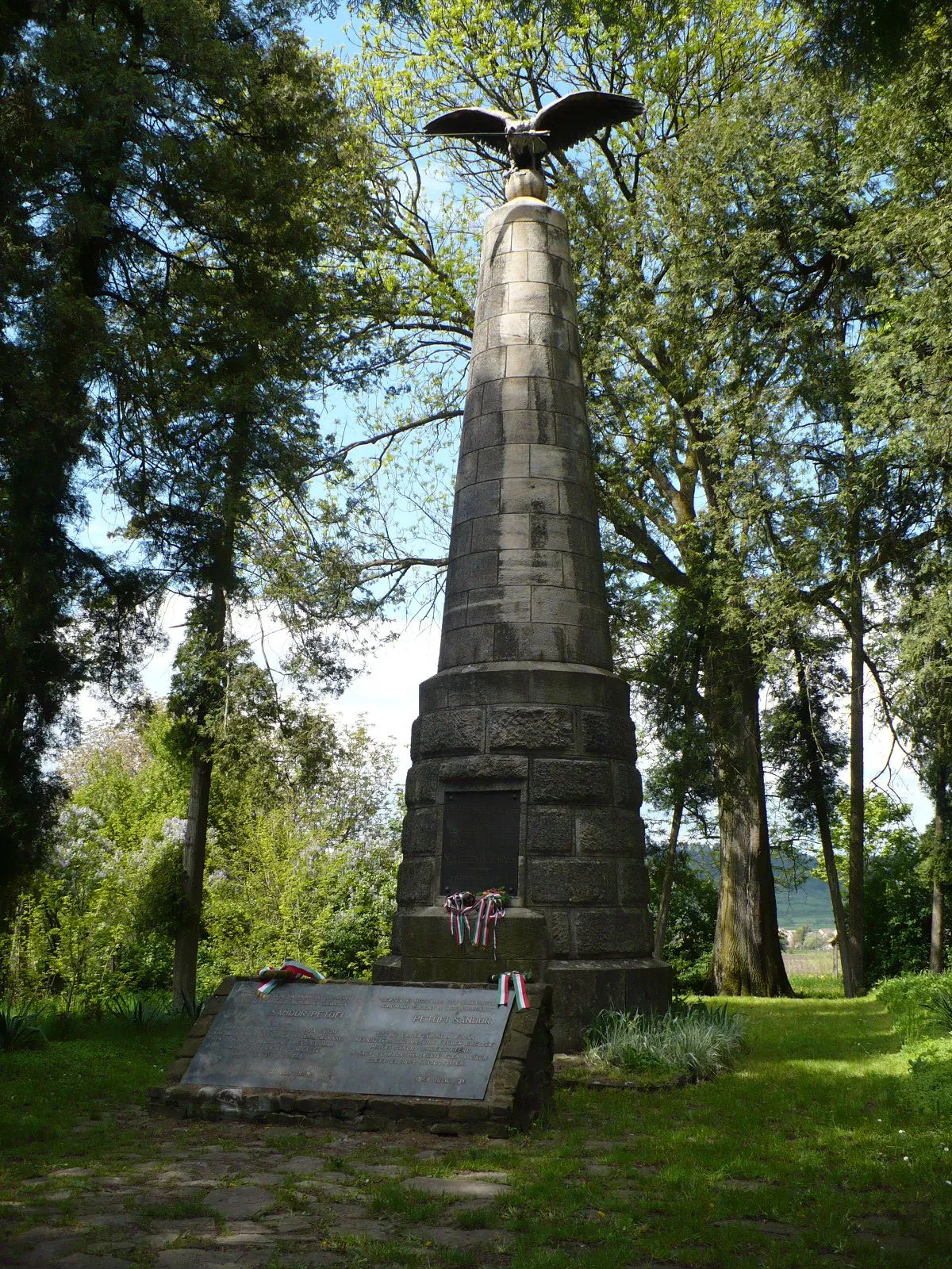 Photo showing: A segesvári csata emlékműve.