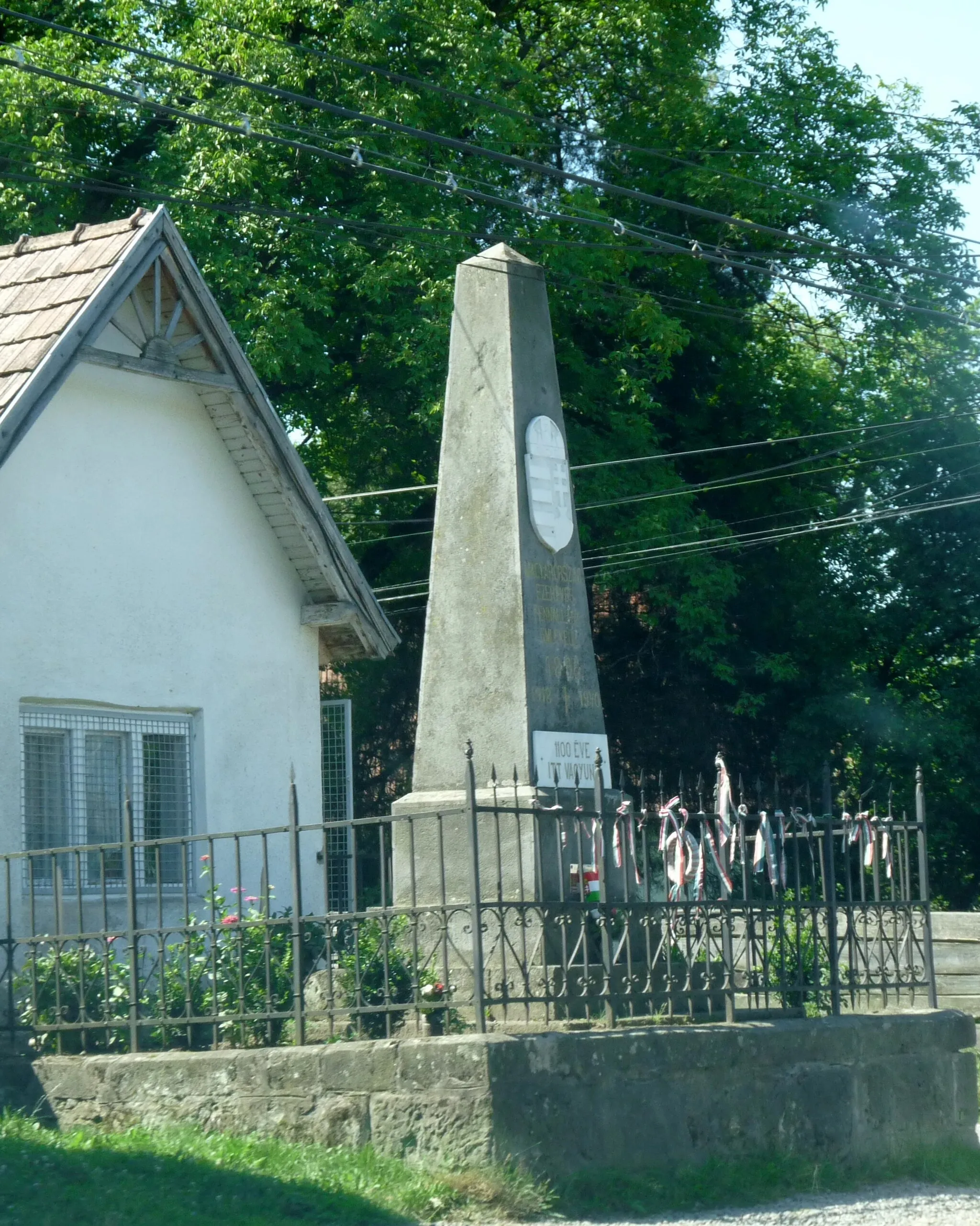 Photo showing: Monument in Săcădat, Mureş County, Romania